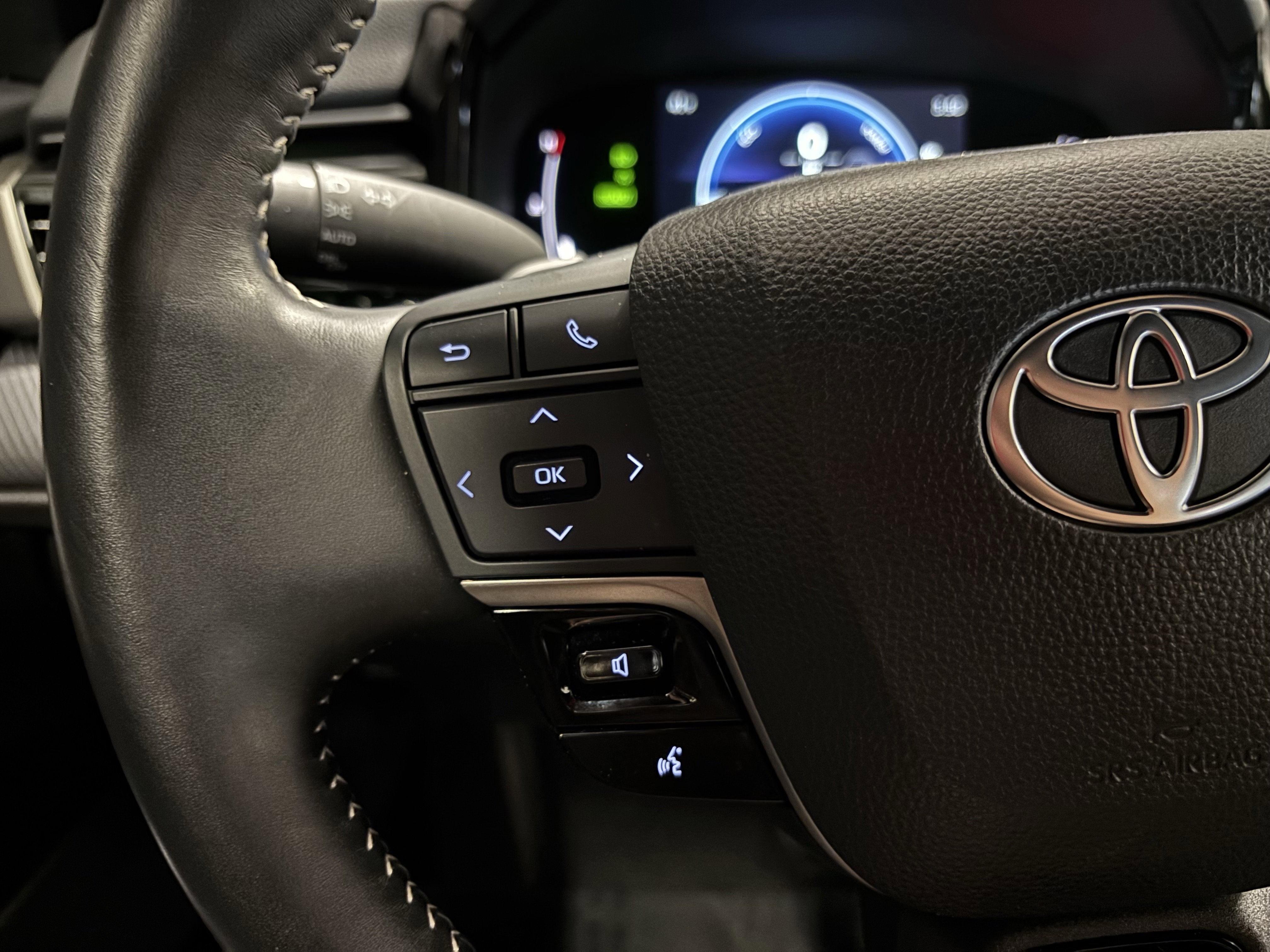 2025 Toyota Camry SE FWD