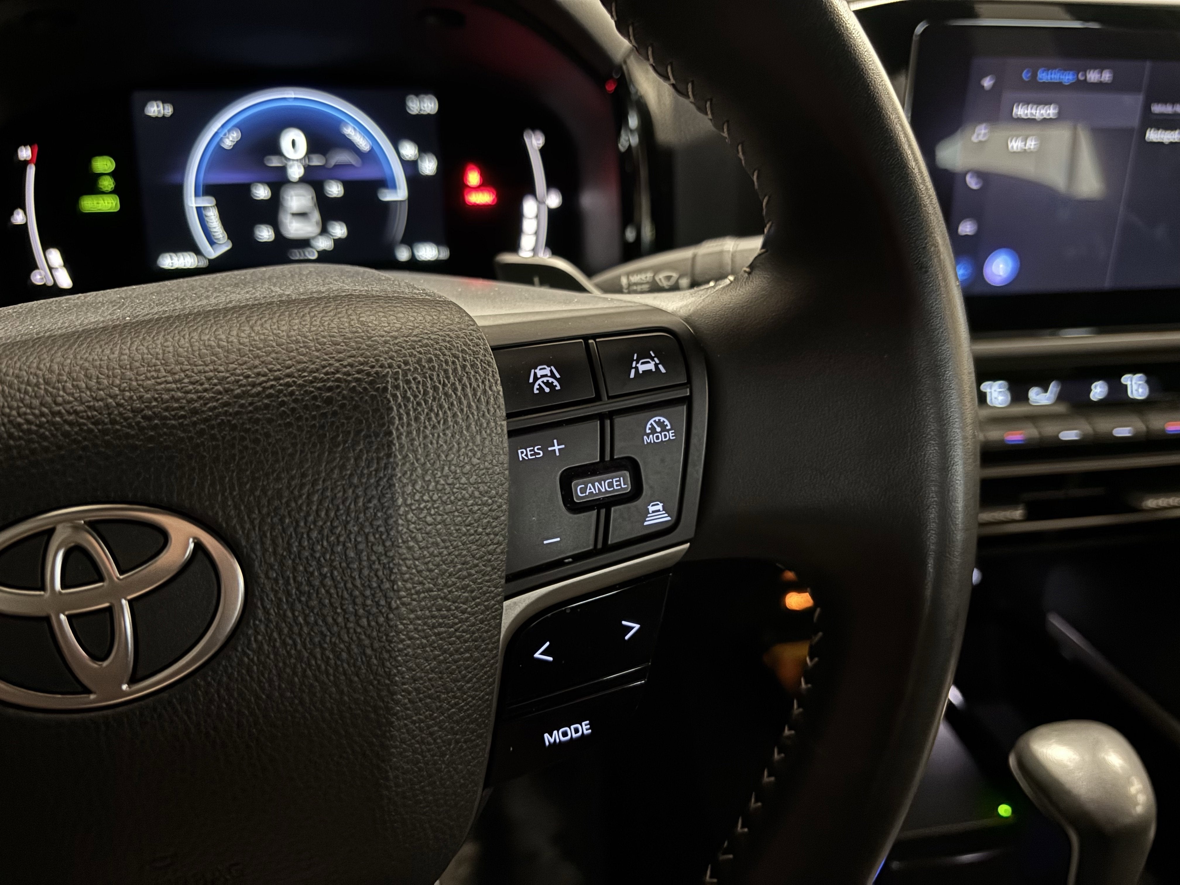 2025 Toyota Camry SE FWD