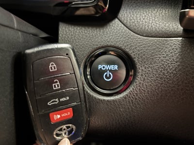 2025 Toyota Camry SE FWD