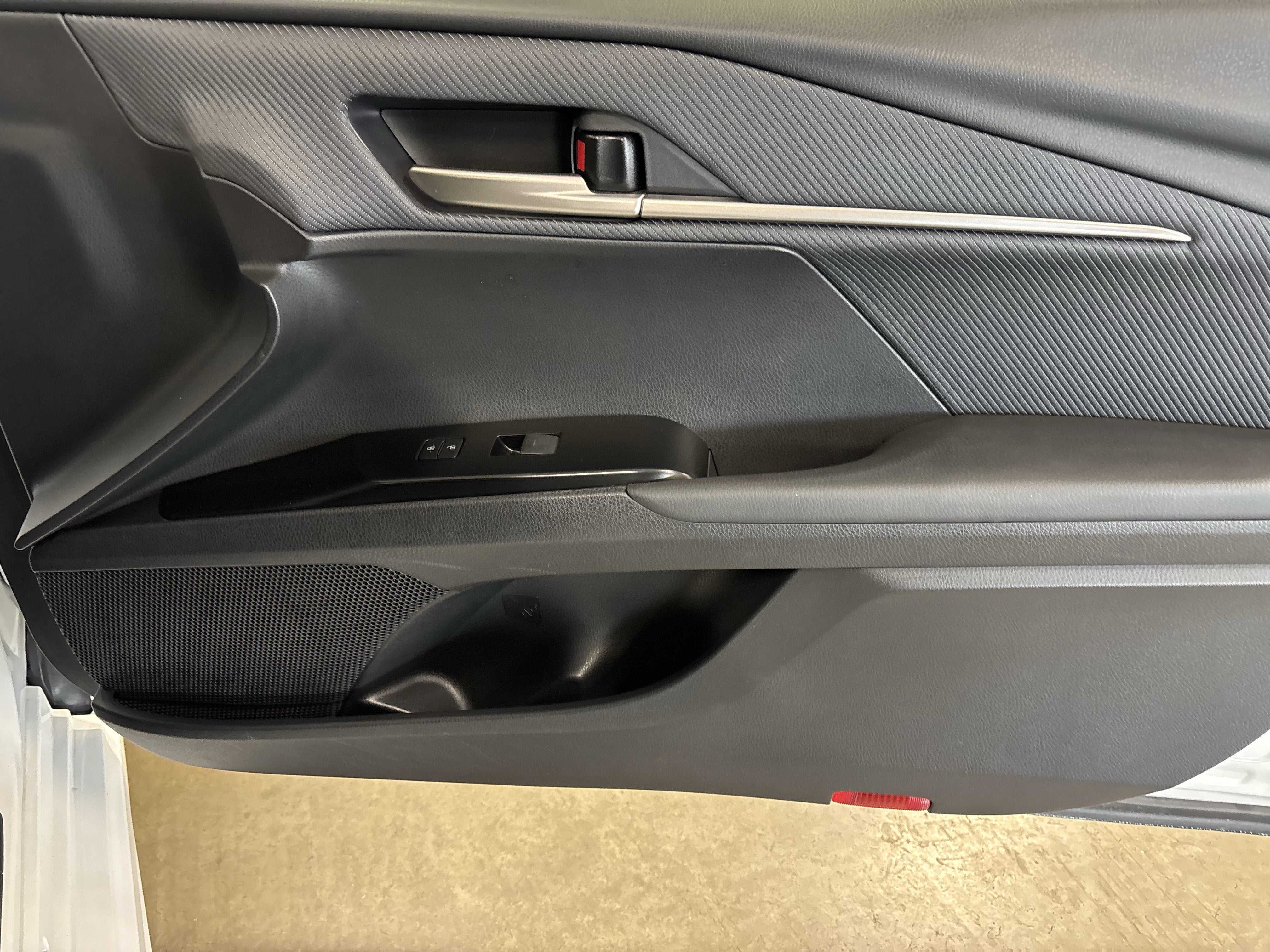 2025 Toyota Camry SE FWD