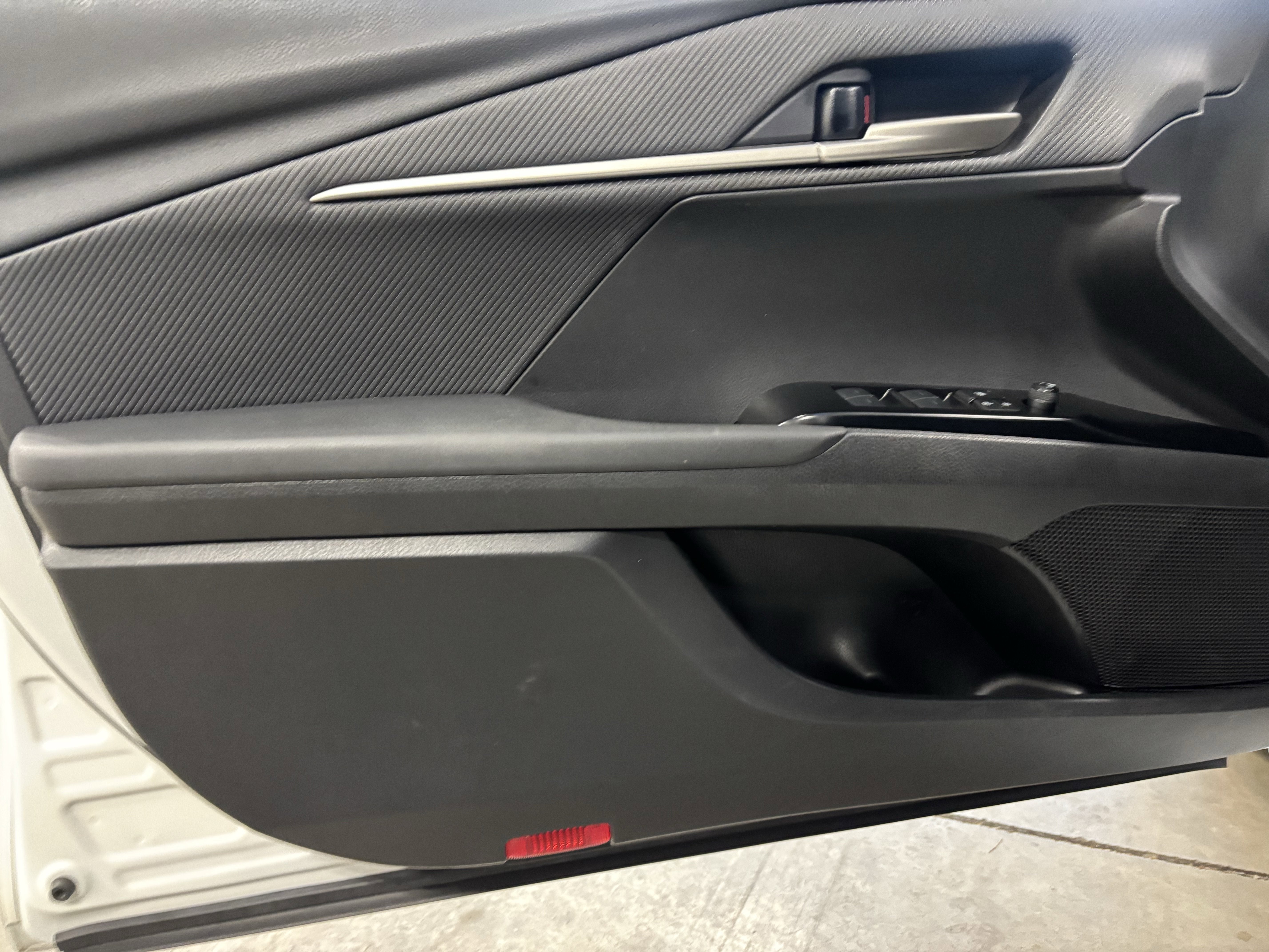 2025 Toyota Camry SE FWD