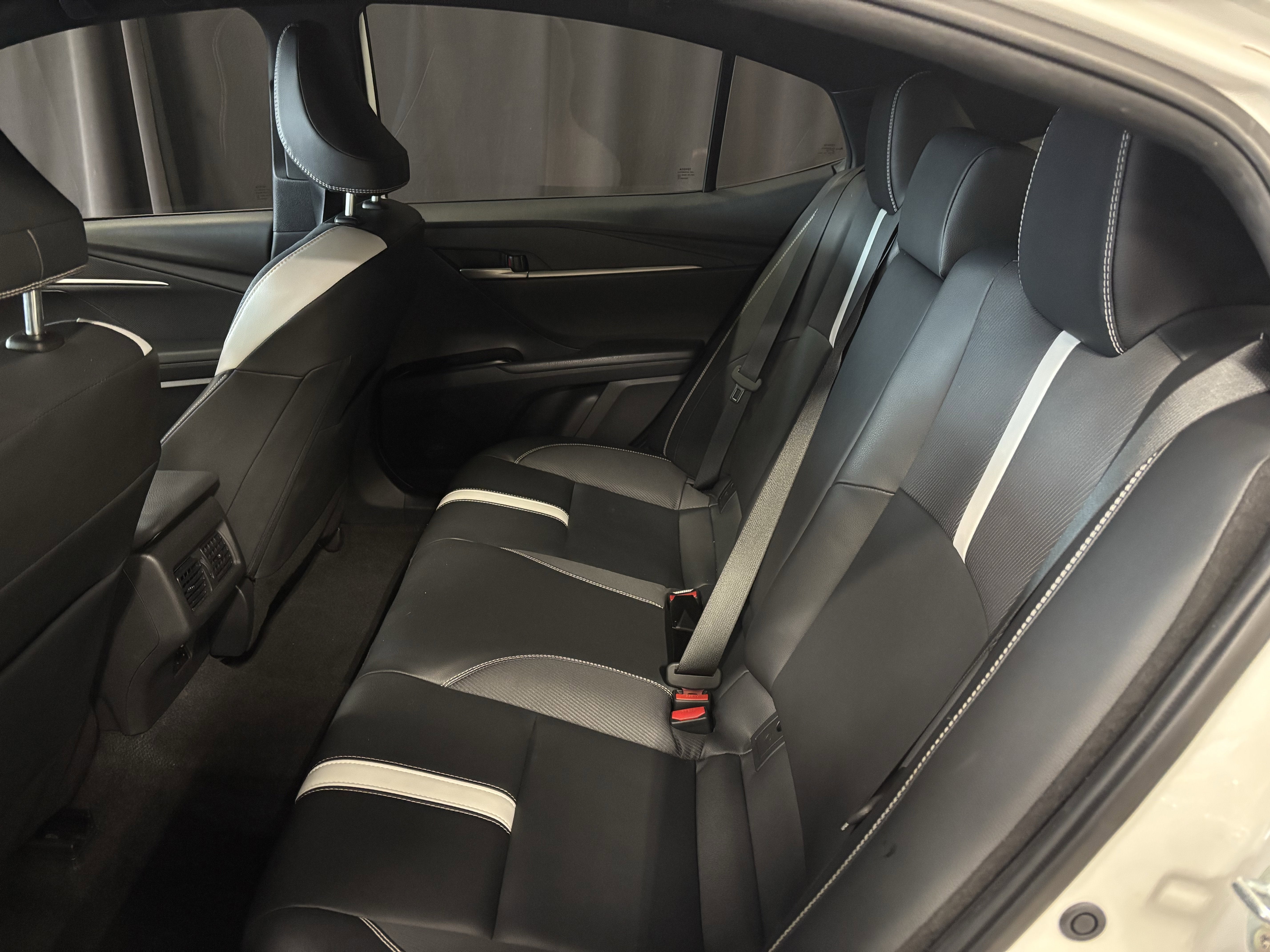 2025 Toyota Camry SE FWD