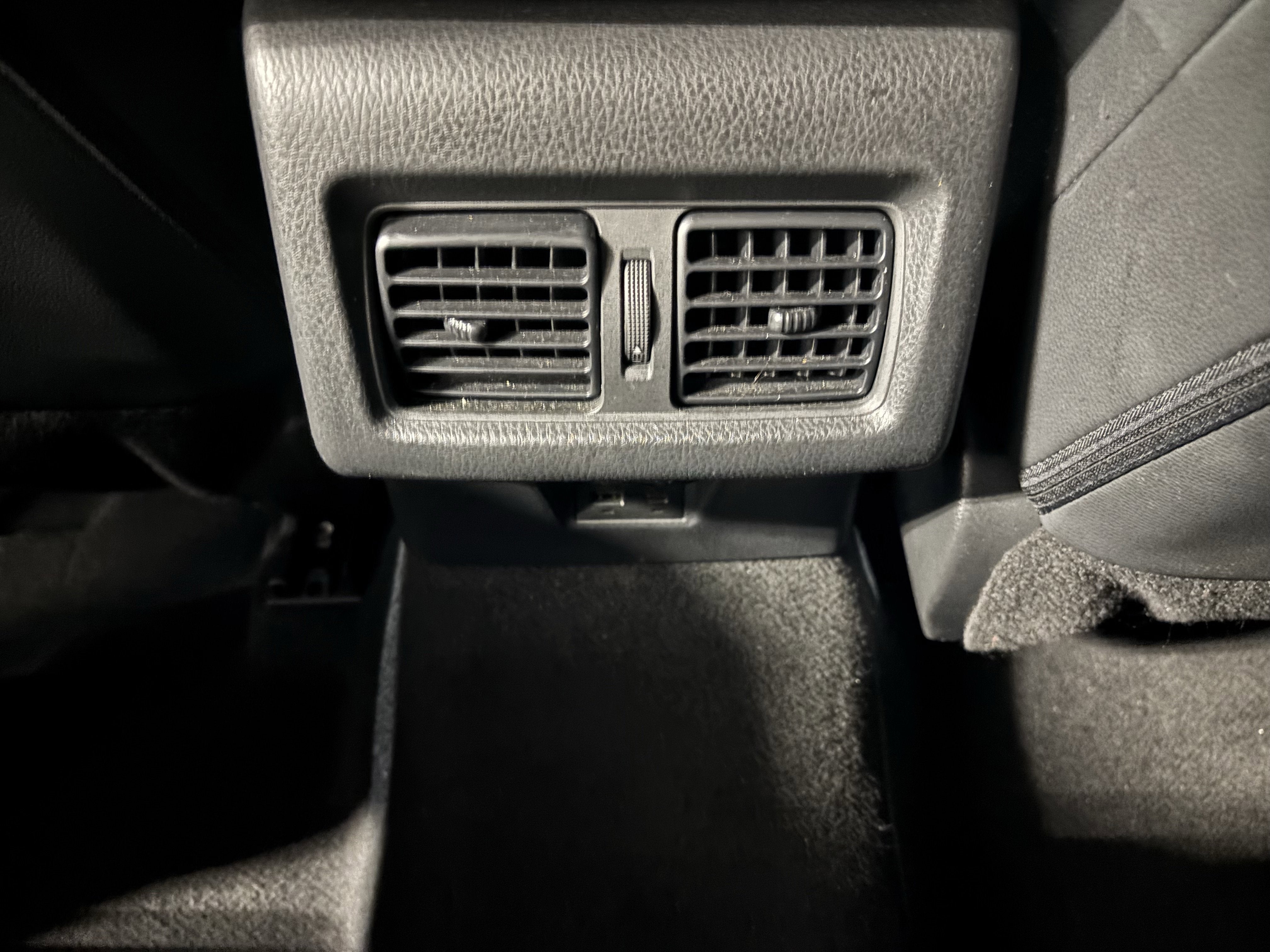 2025 Toyota Camry SE FWD