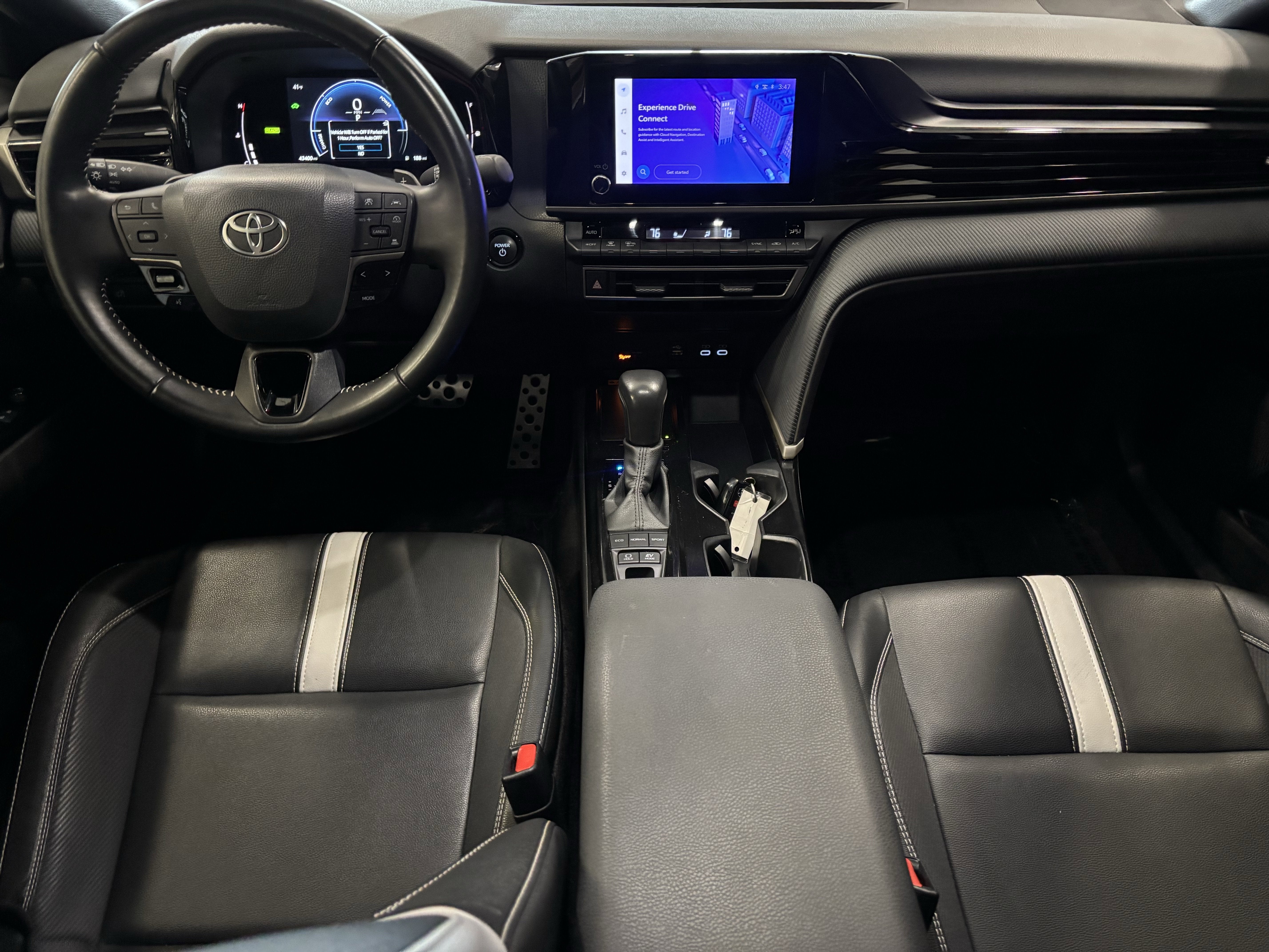 2025 Toyota Camry SE FWD