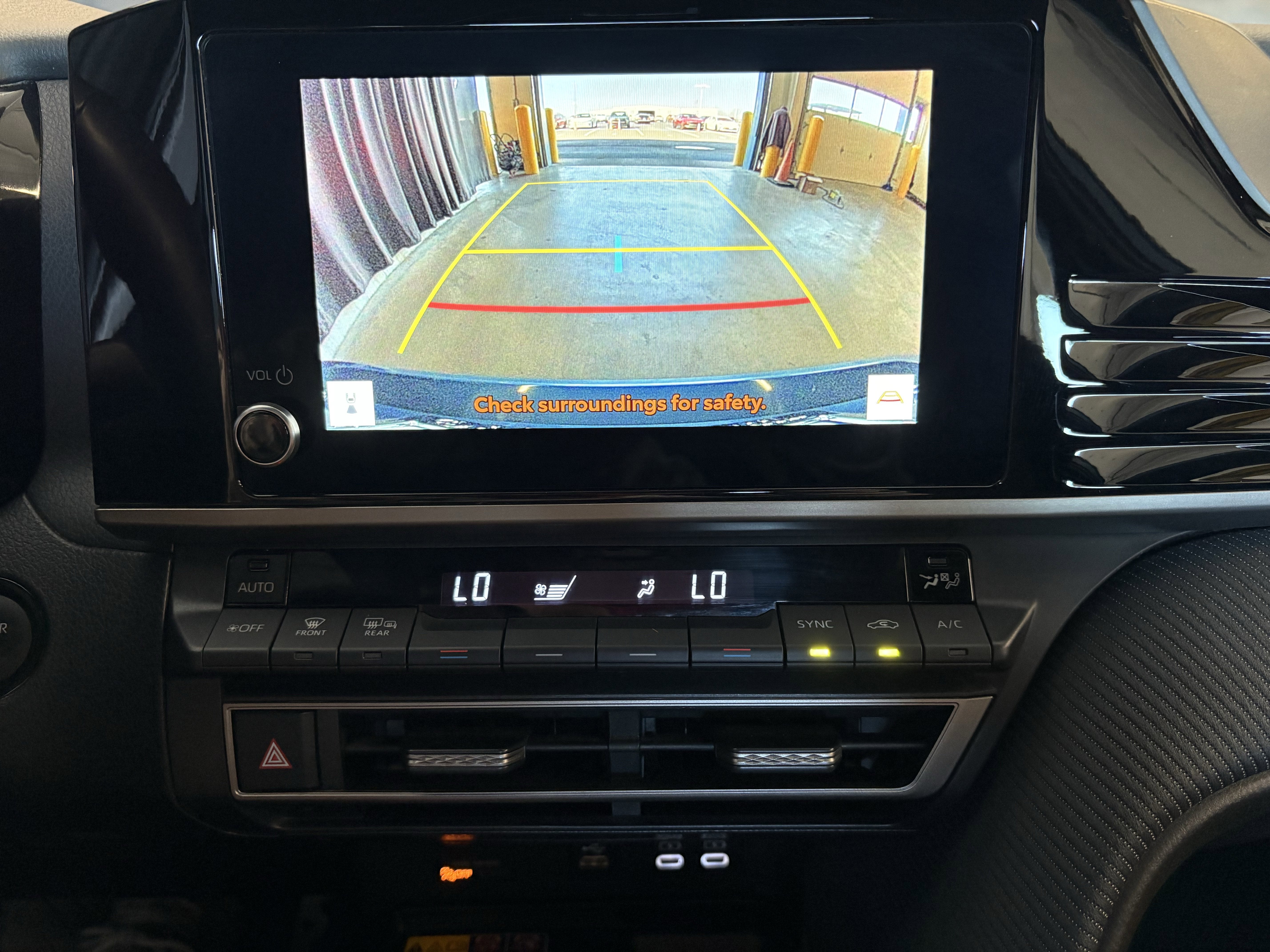 2025 Toyota Camry SE FWD