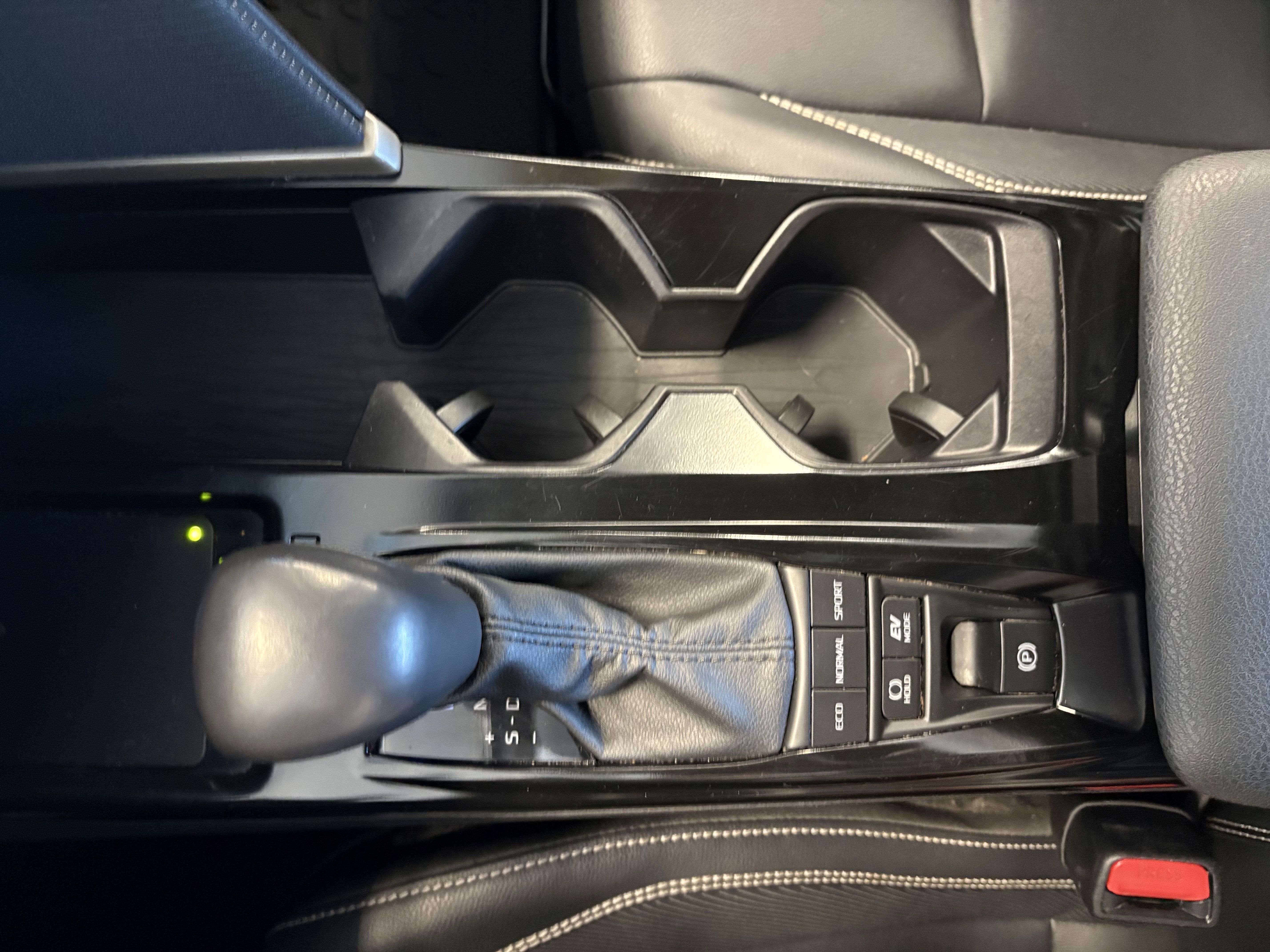 2025 Toyota Camry SE FWD