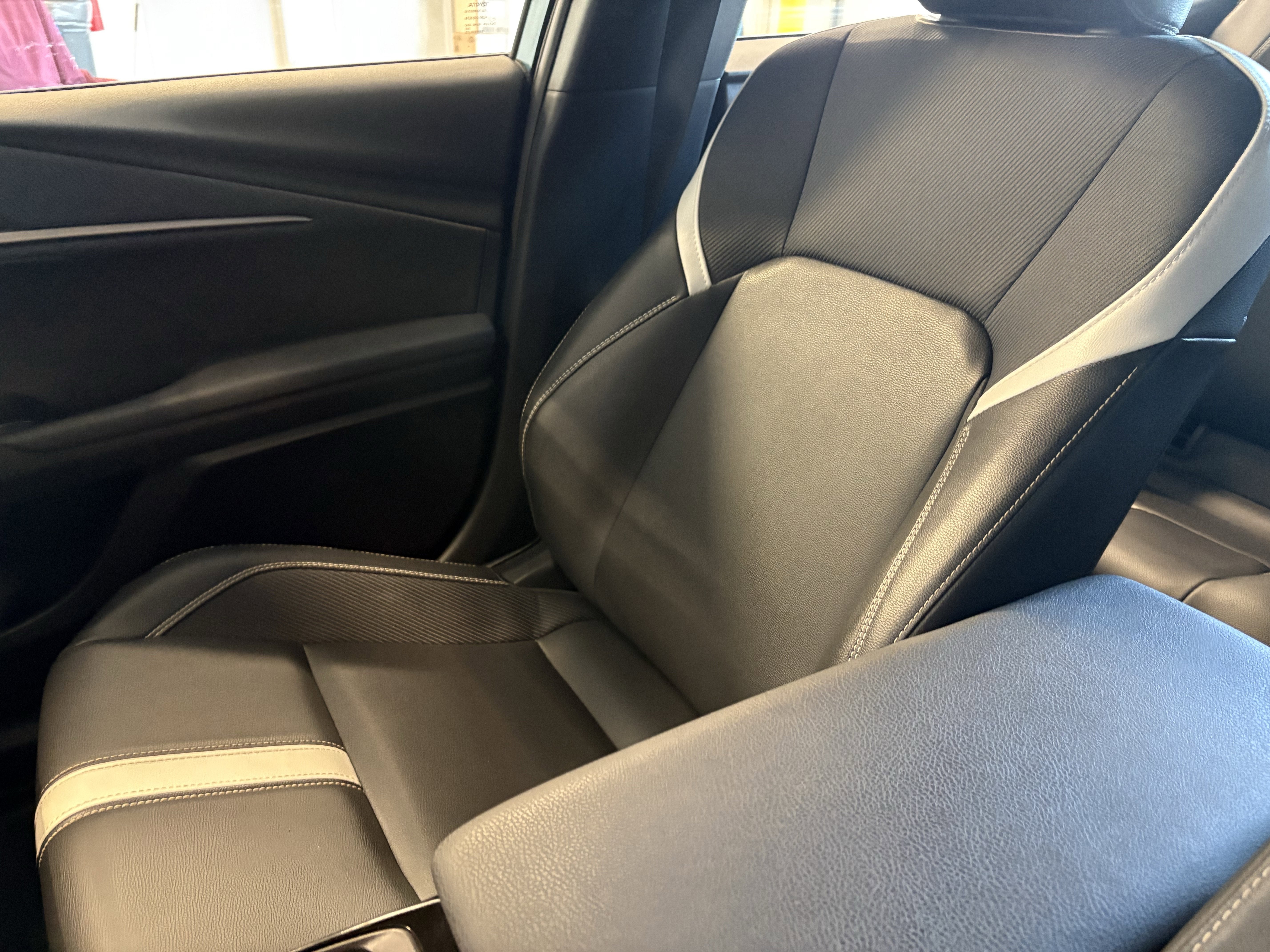 2025 Toyota Camry SE FWD