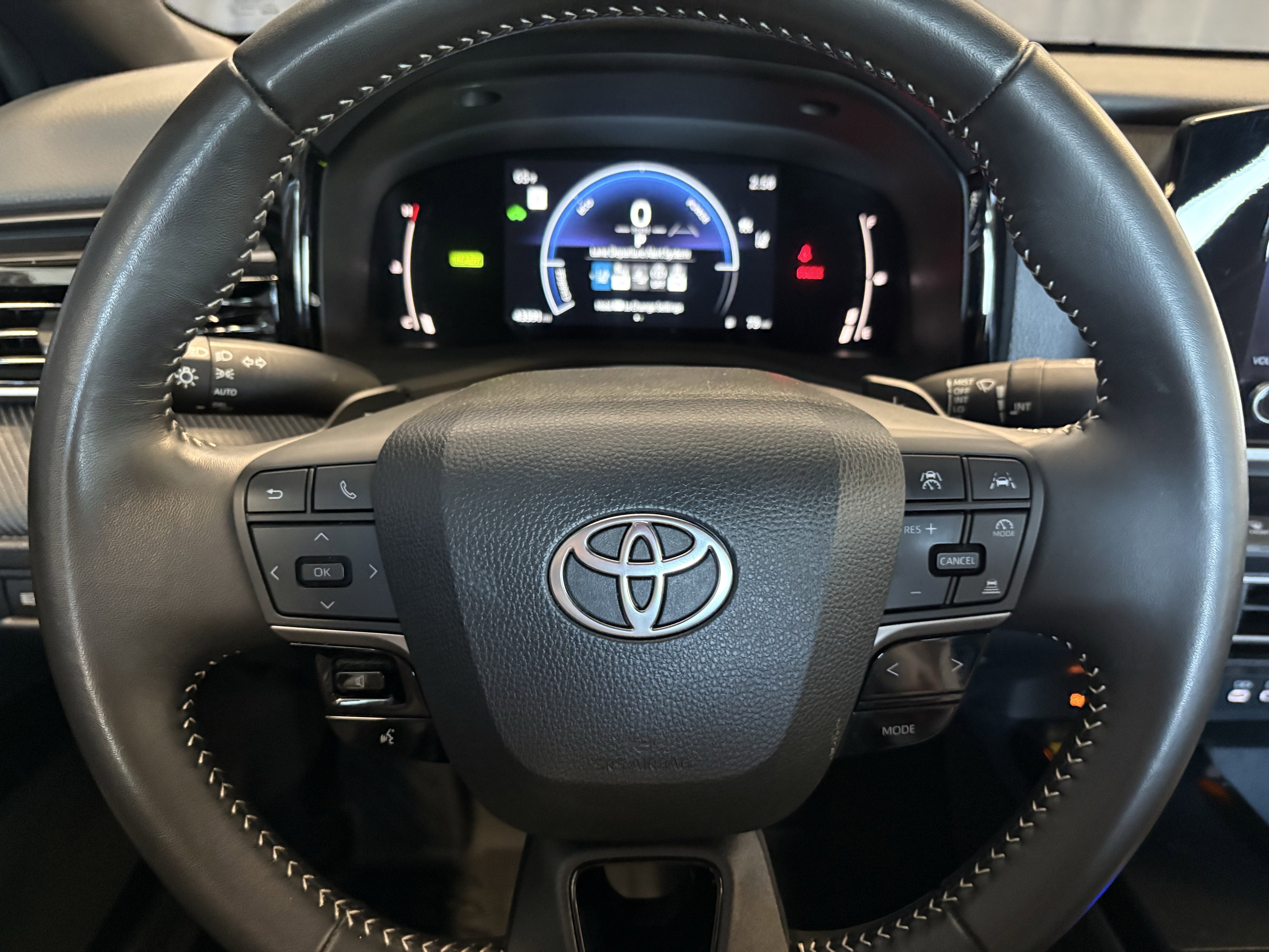 2025 Toyota Camry SE FWD