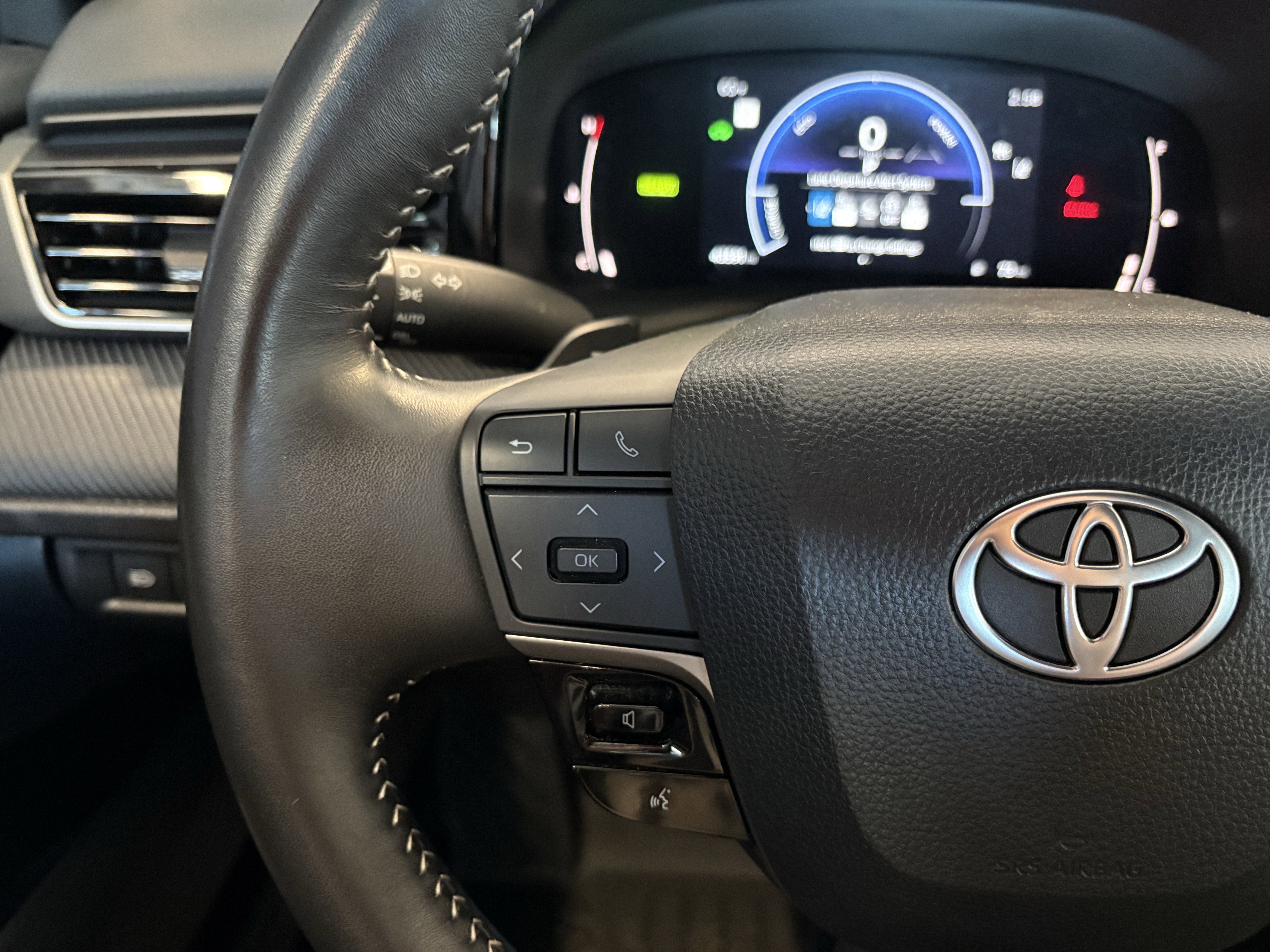 2025 Toyota Camry SE FWD