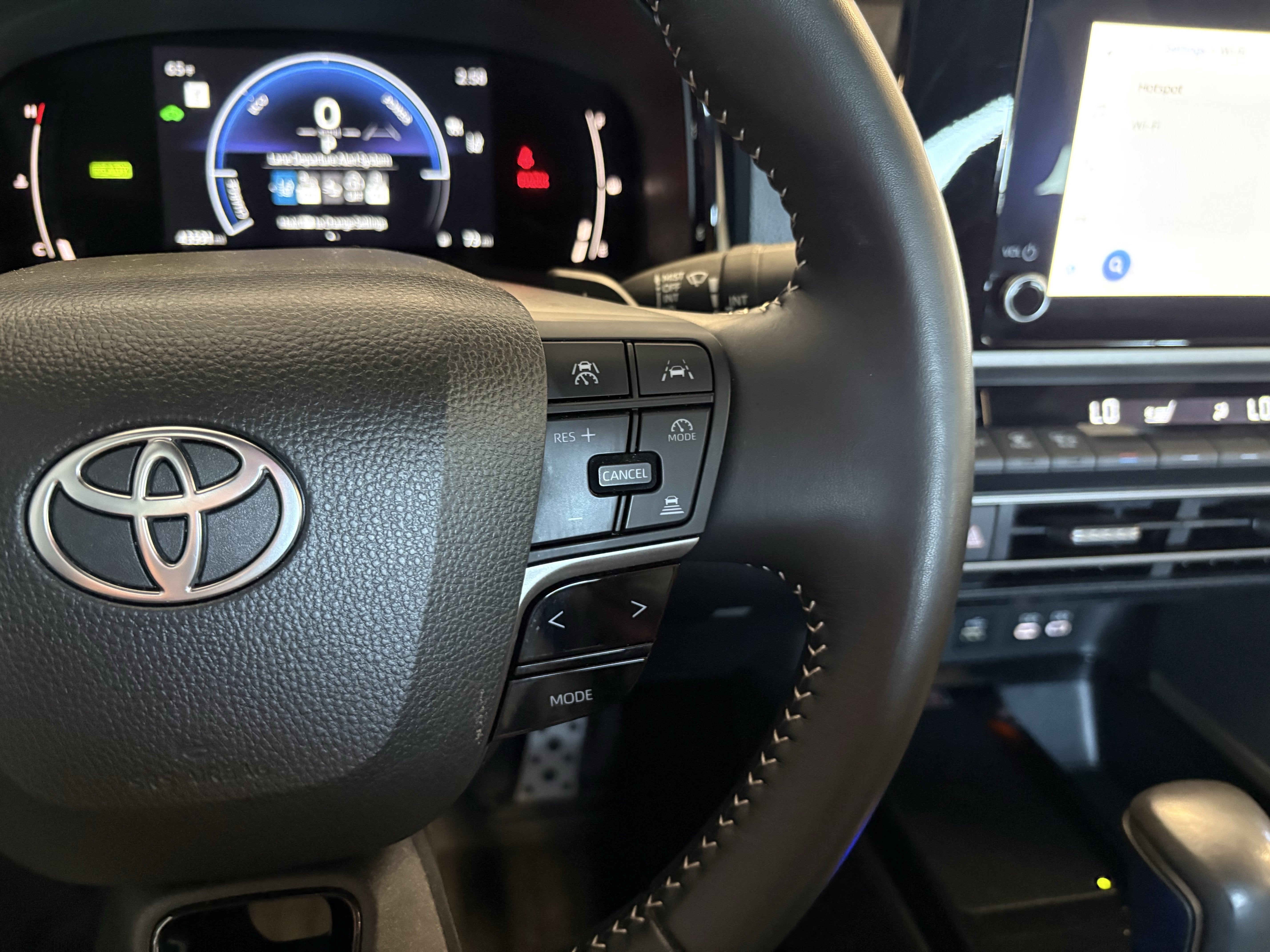 2025 Toyota Camry SE FWD