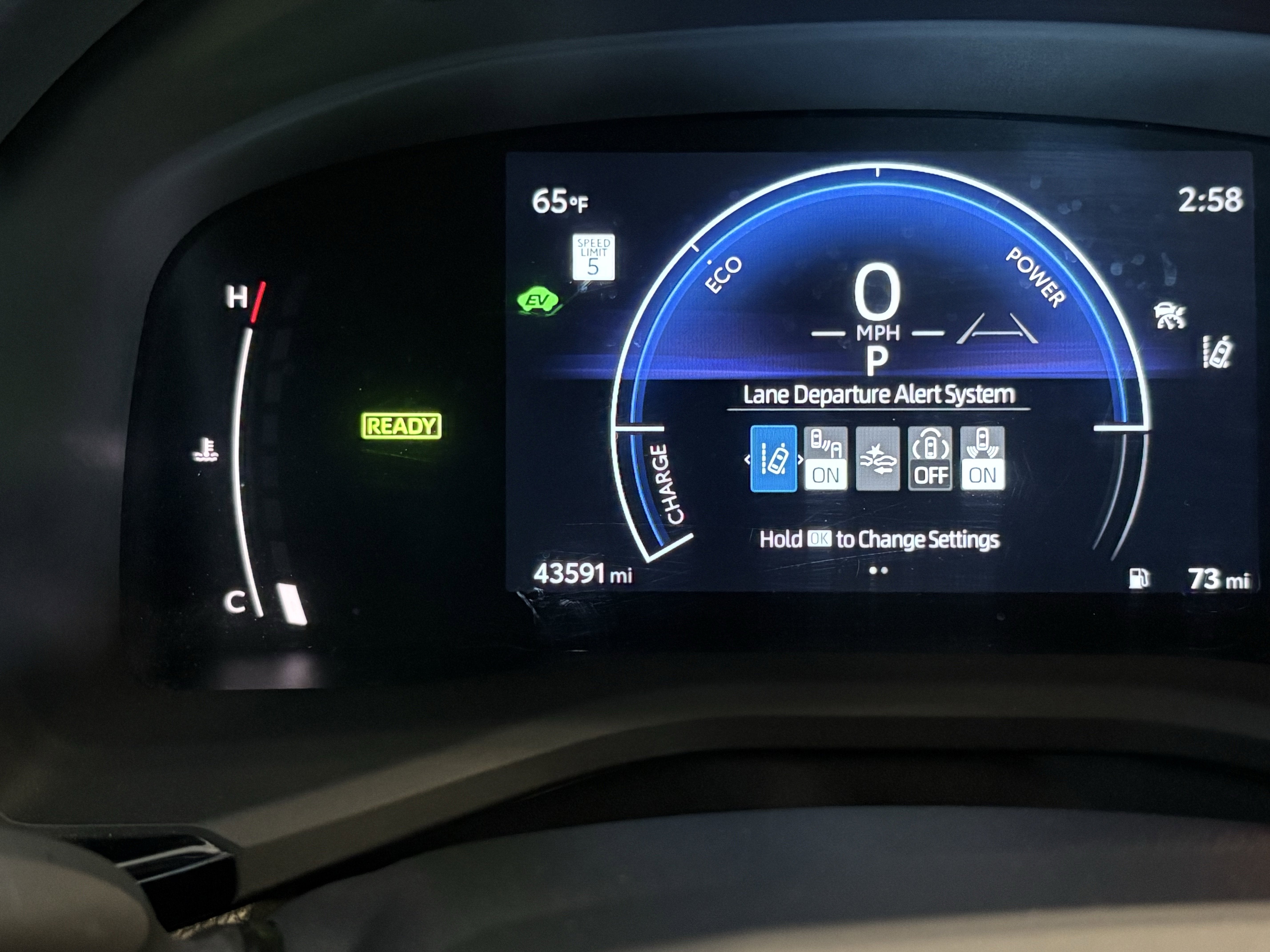 2025 Toyota Camry SE FWD