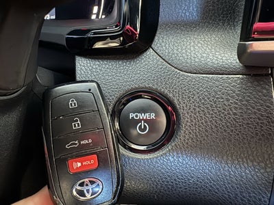 2025 Toyota Camry SE FWD