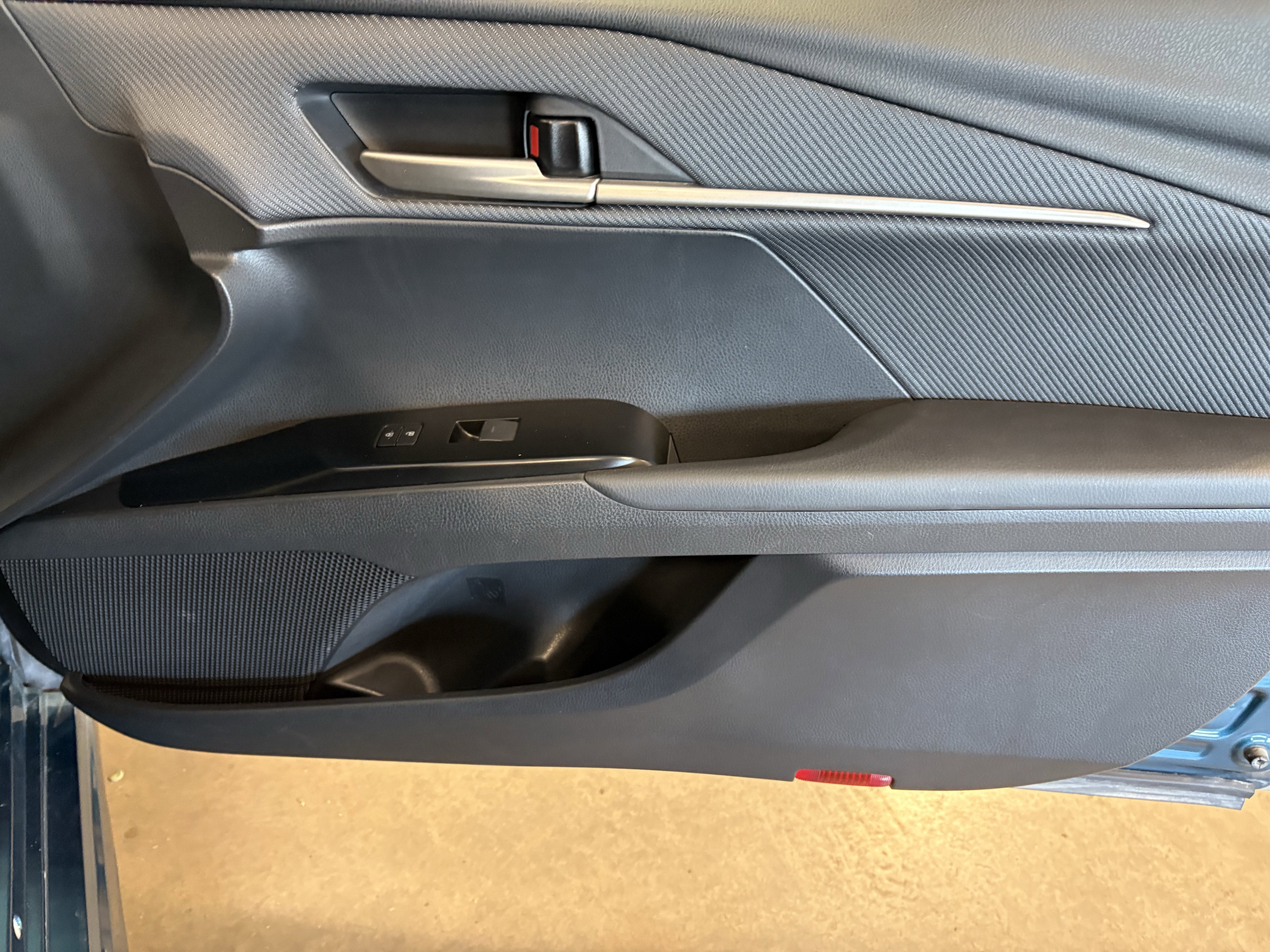 2025 Toyota Camry SE FWD