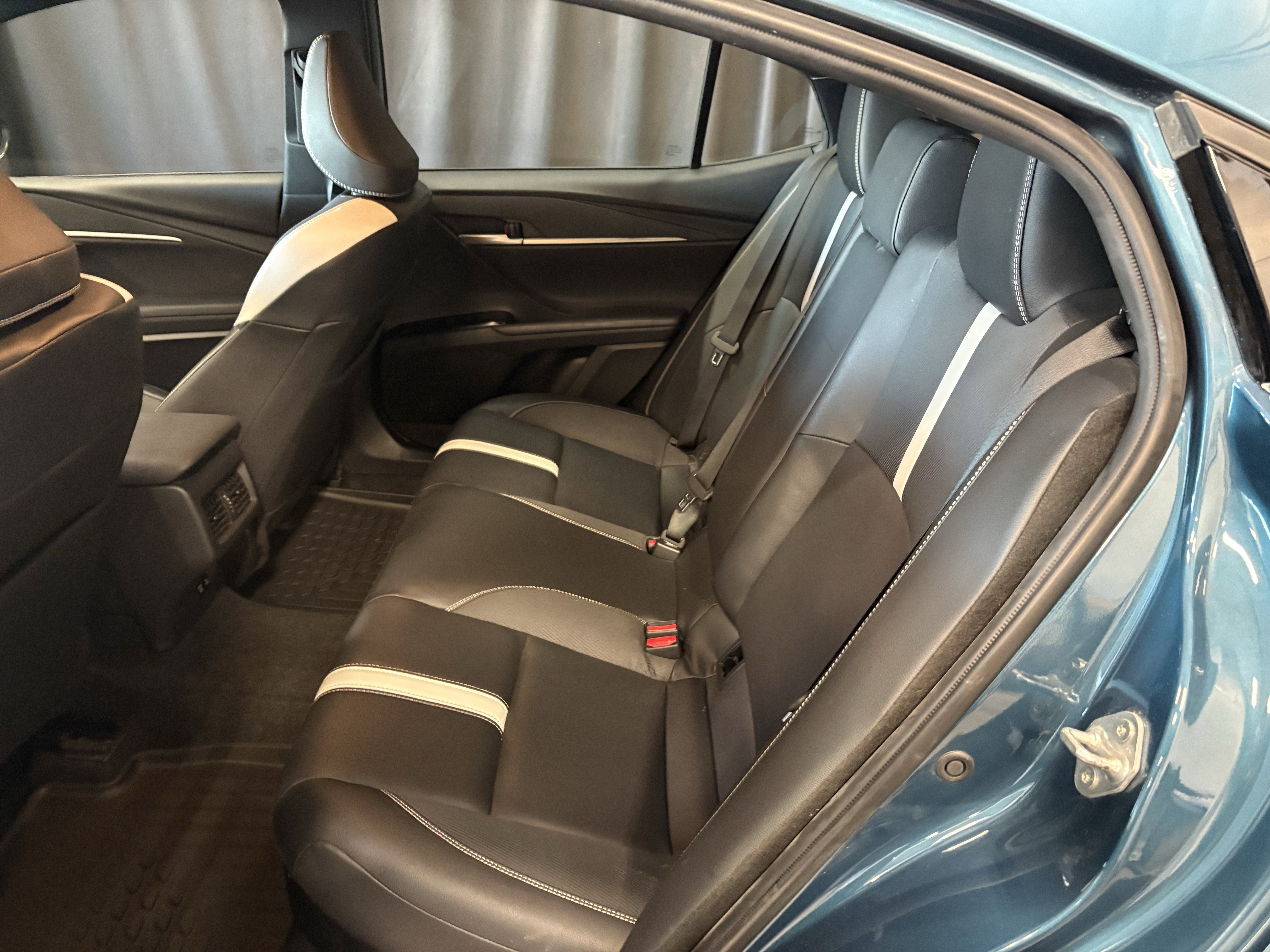 2025 Toyota Camry SE FWD