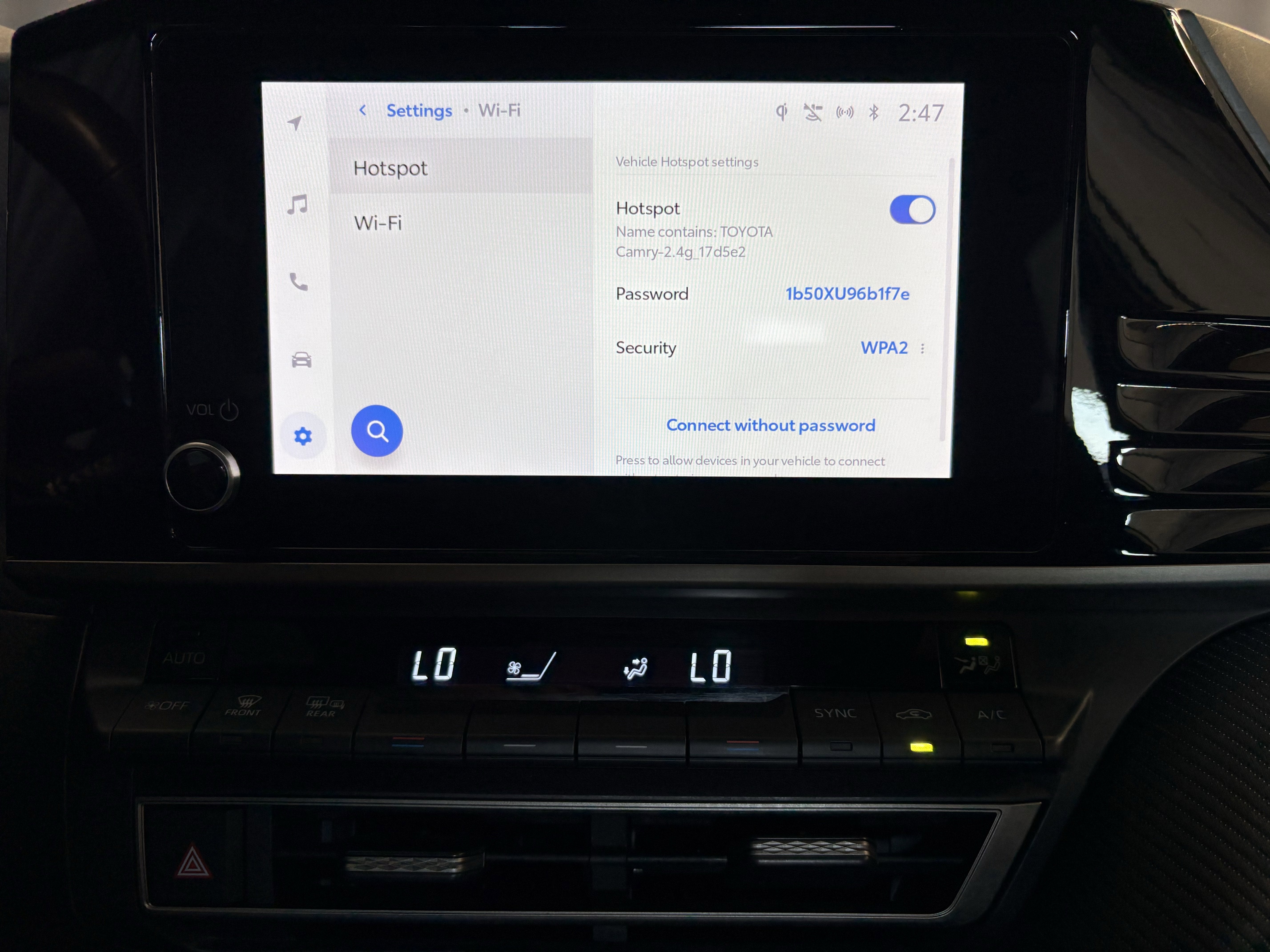 2025 Toyota Camry SE FWD