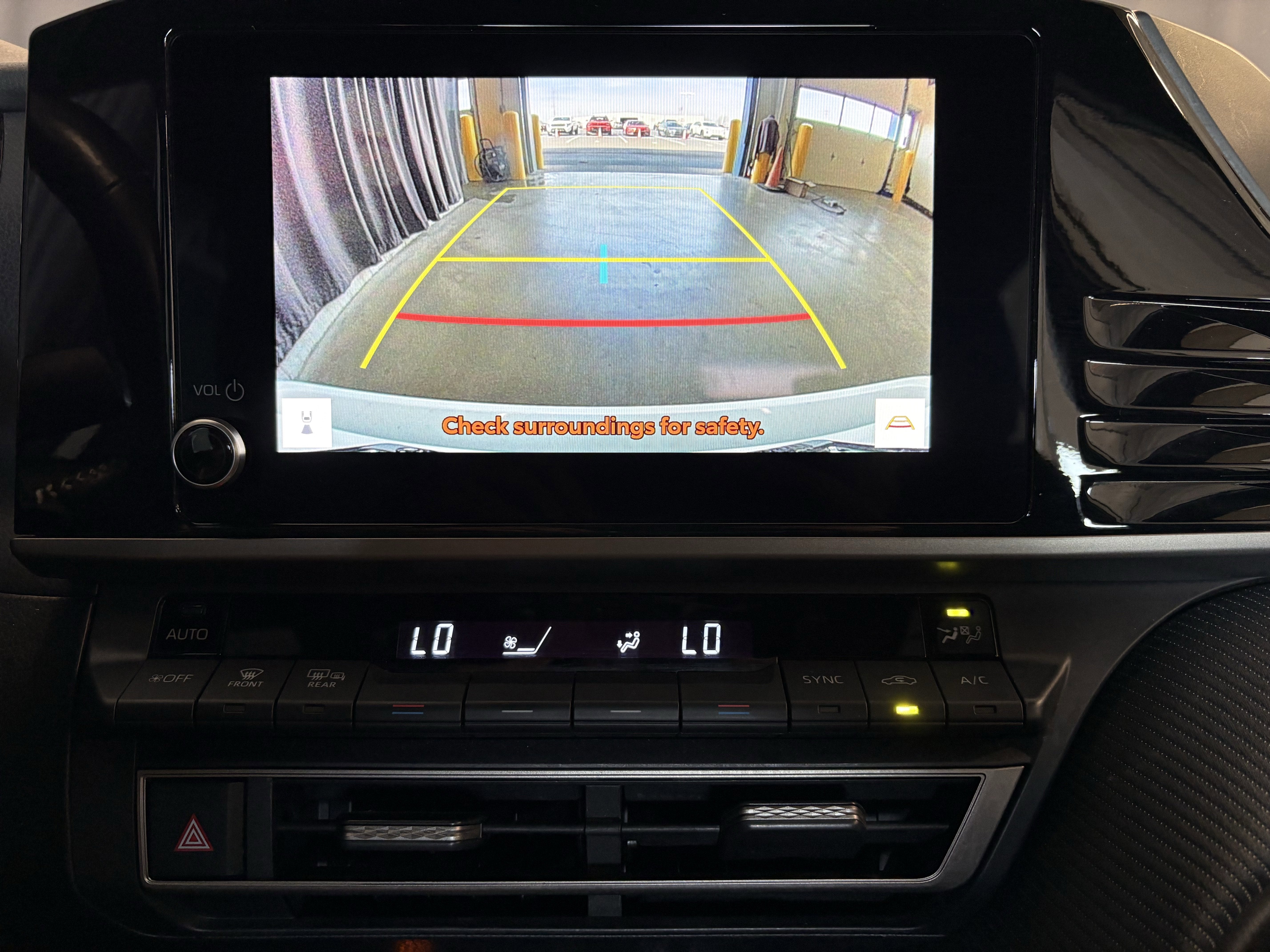 2025 Toyota Camry SE FWD