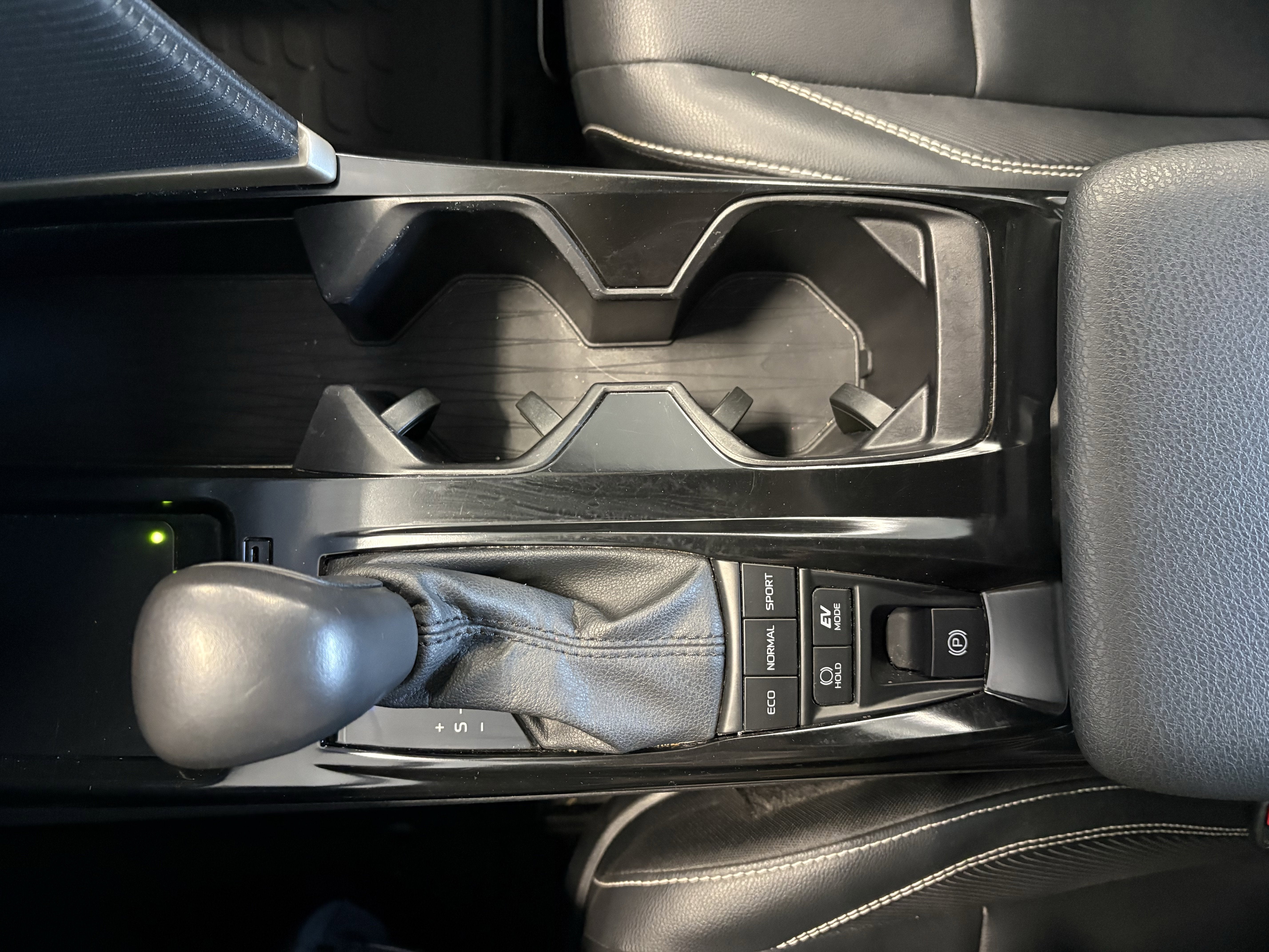 2025 Toyota Camry SE FWD