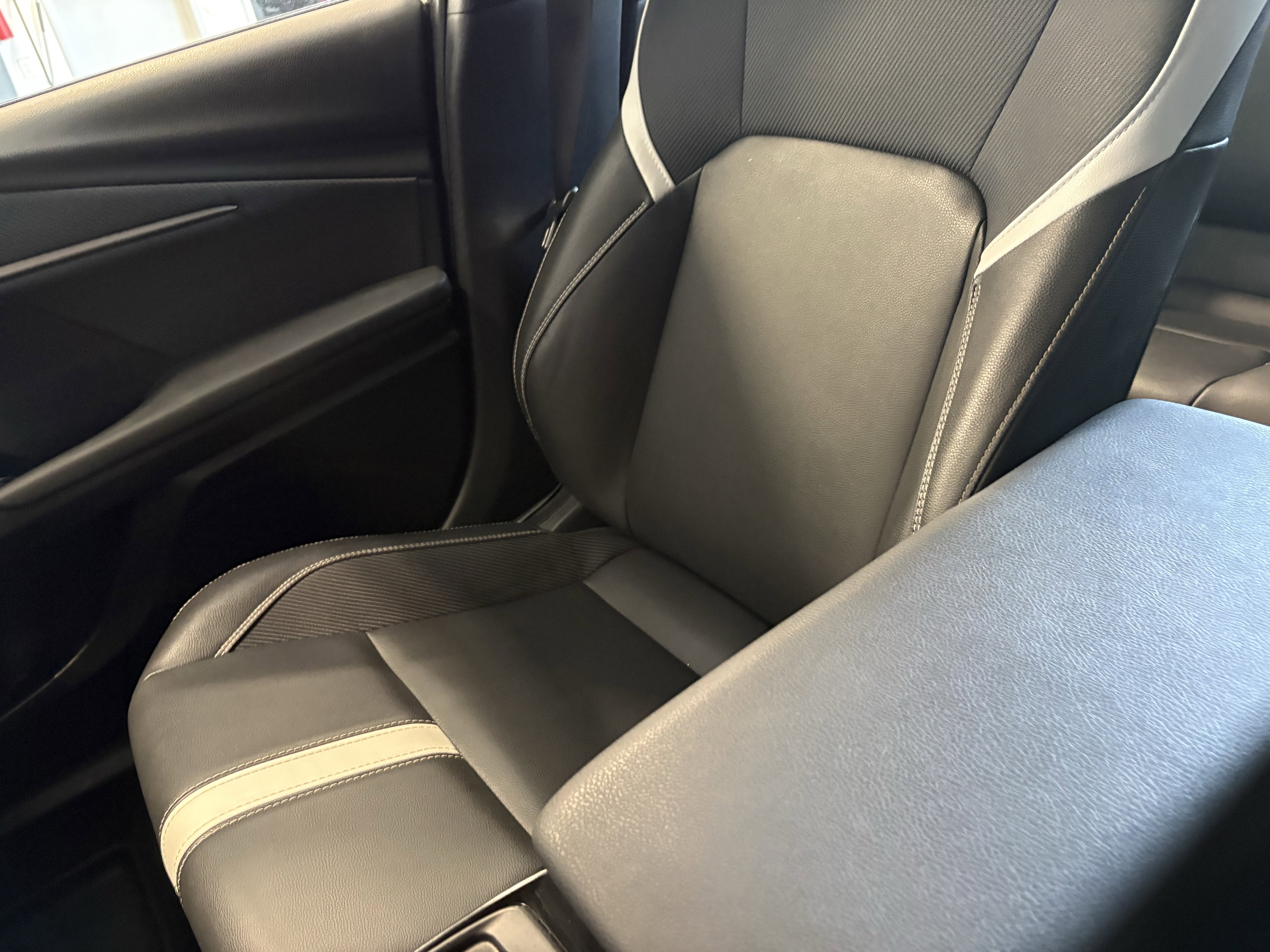 2025 Toyota Camry SE FWD