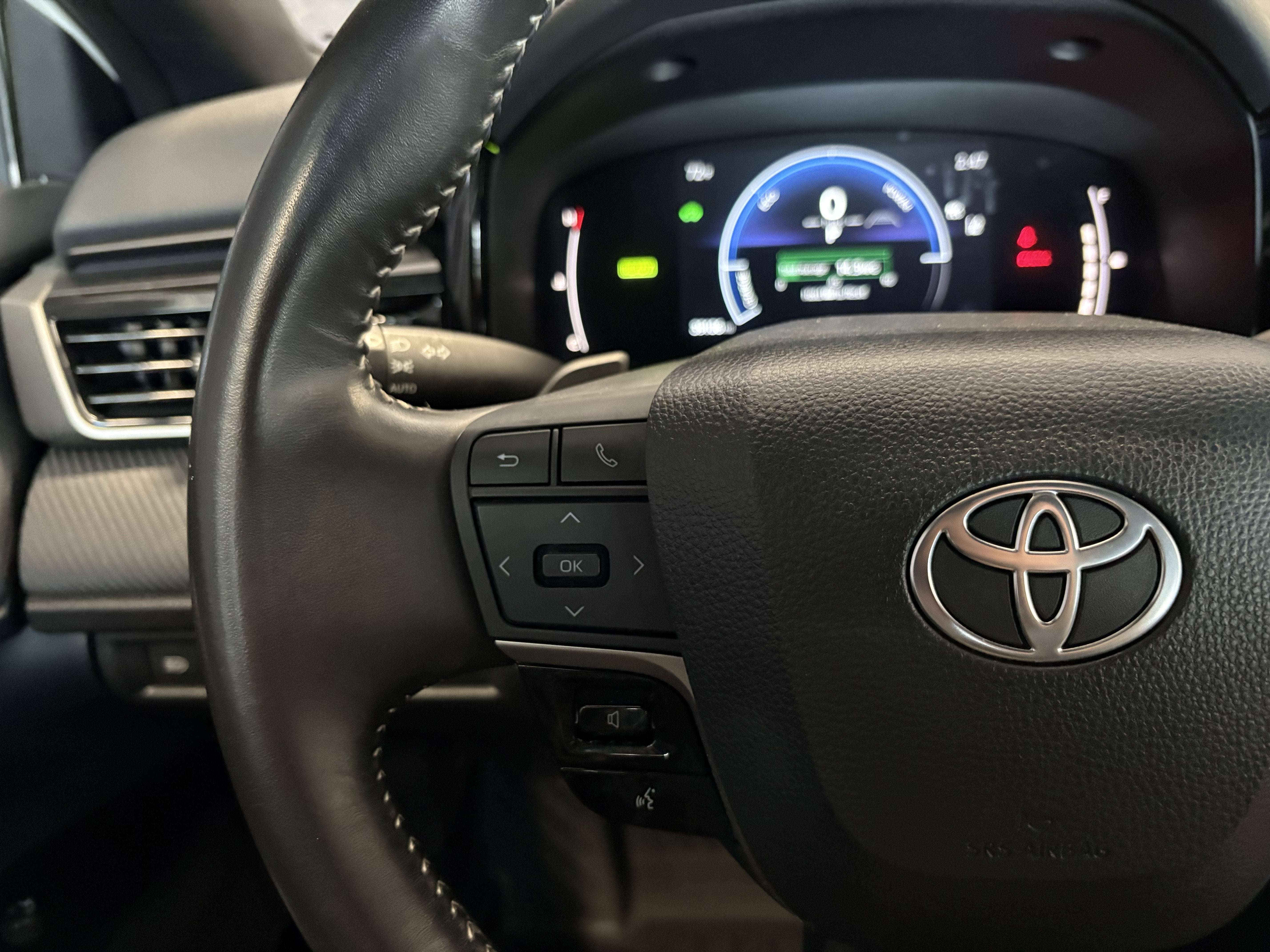 2025 Toyota Camry SE FWD