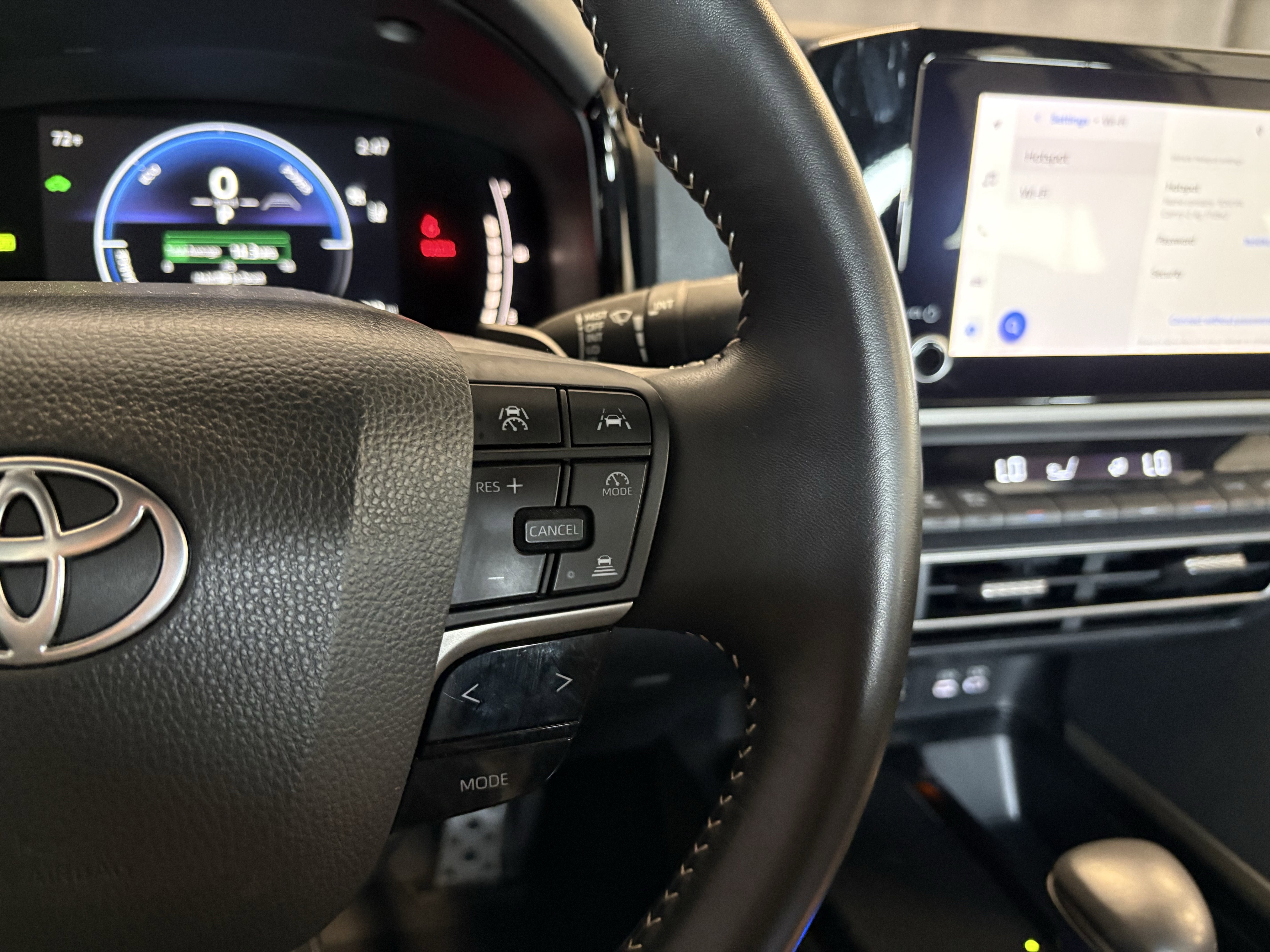 2025 Toyota Camry SE FWD