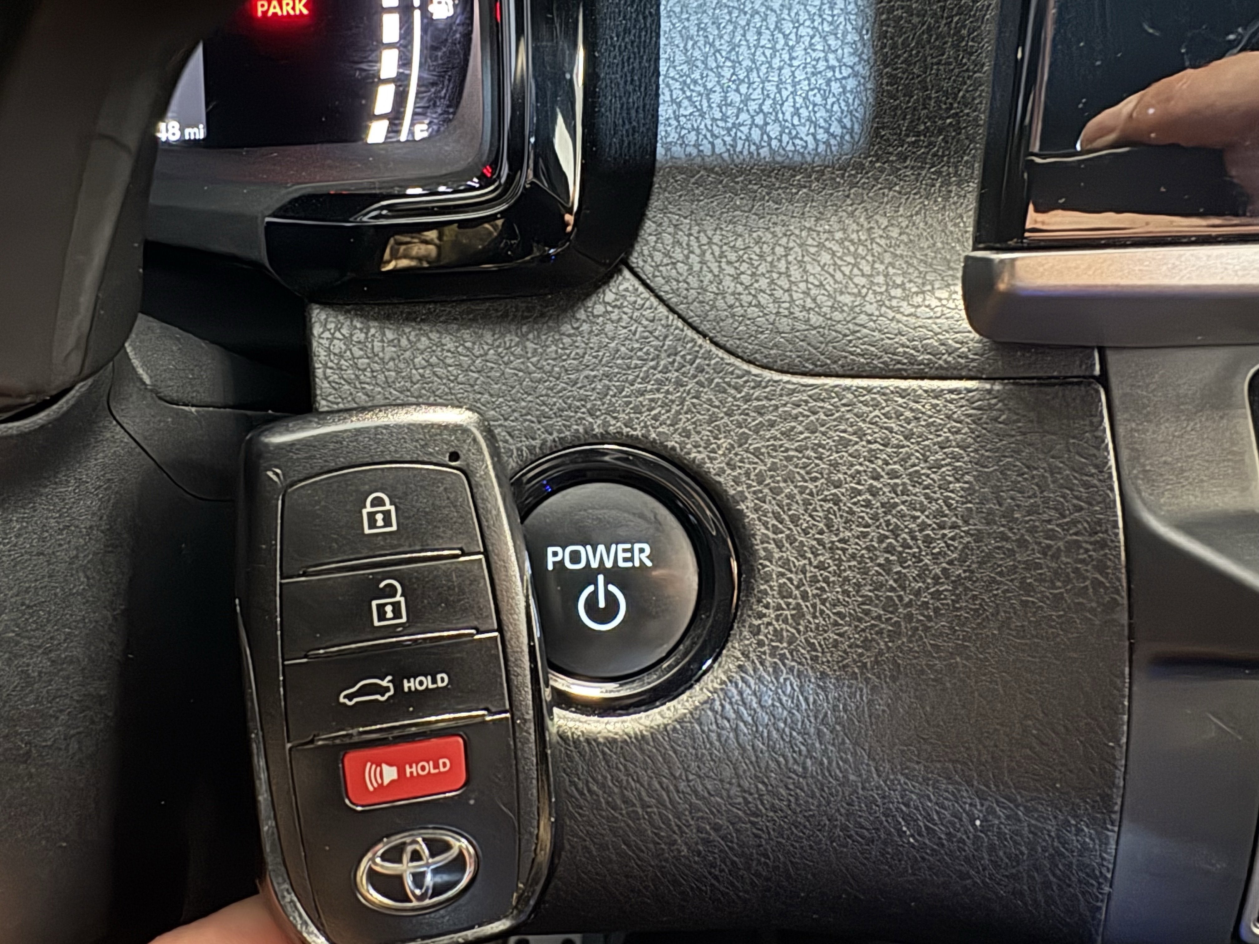 2025 Toyota Camry SE FWD