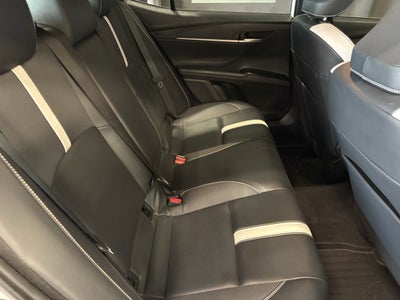 2025 Toyota Camry SE FWD