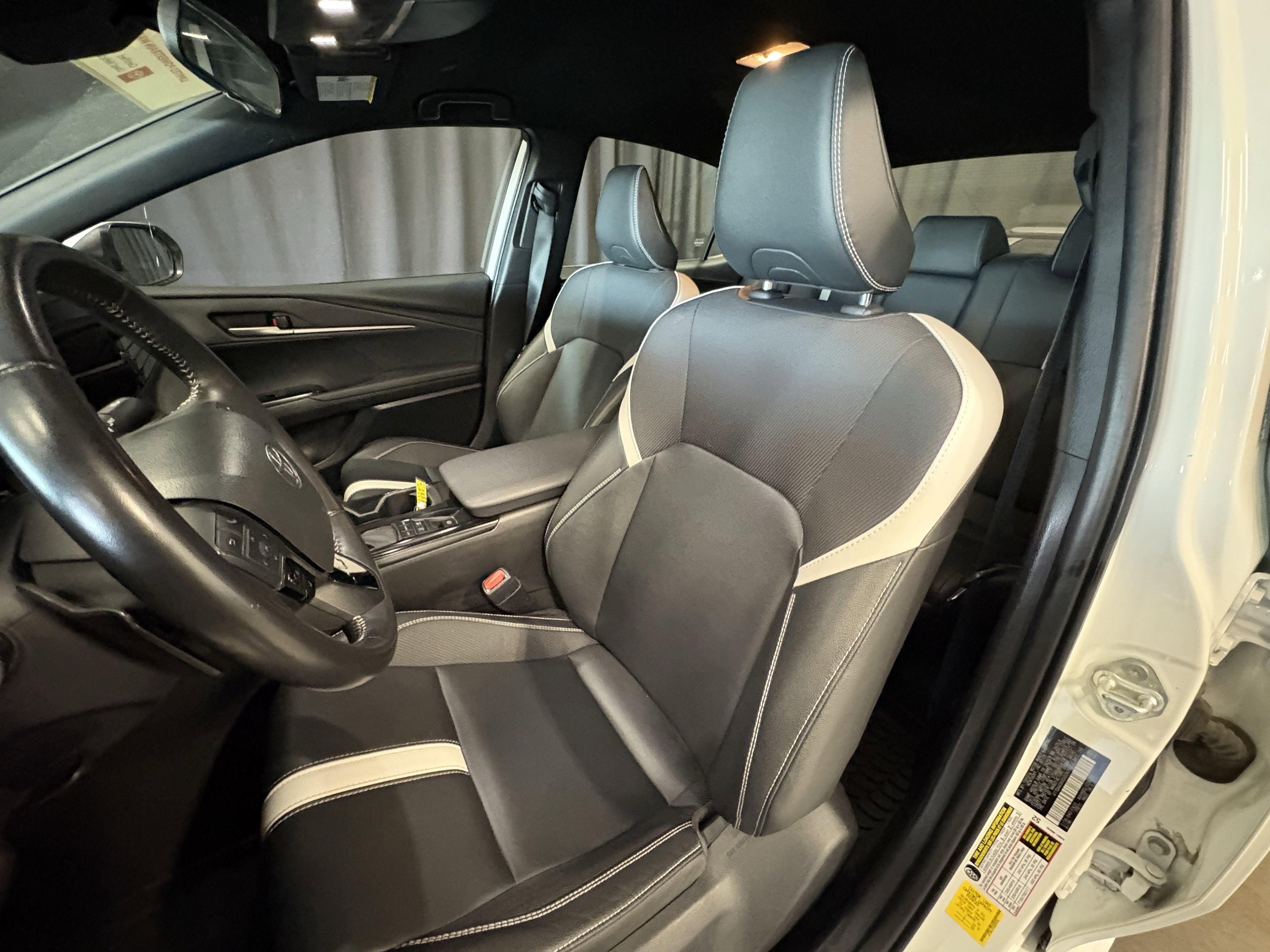 2025 Toyota Camry SE FWD