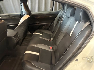 2025 Toyota Camry SE FWD