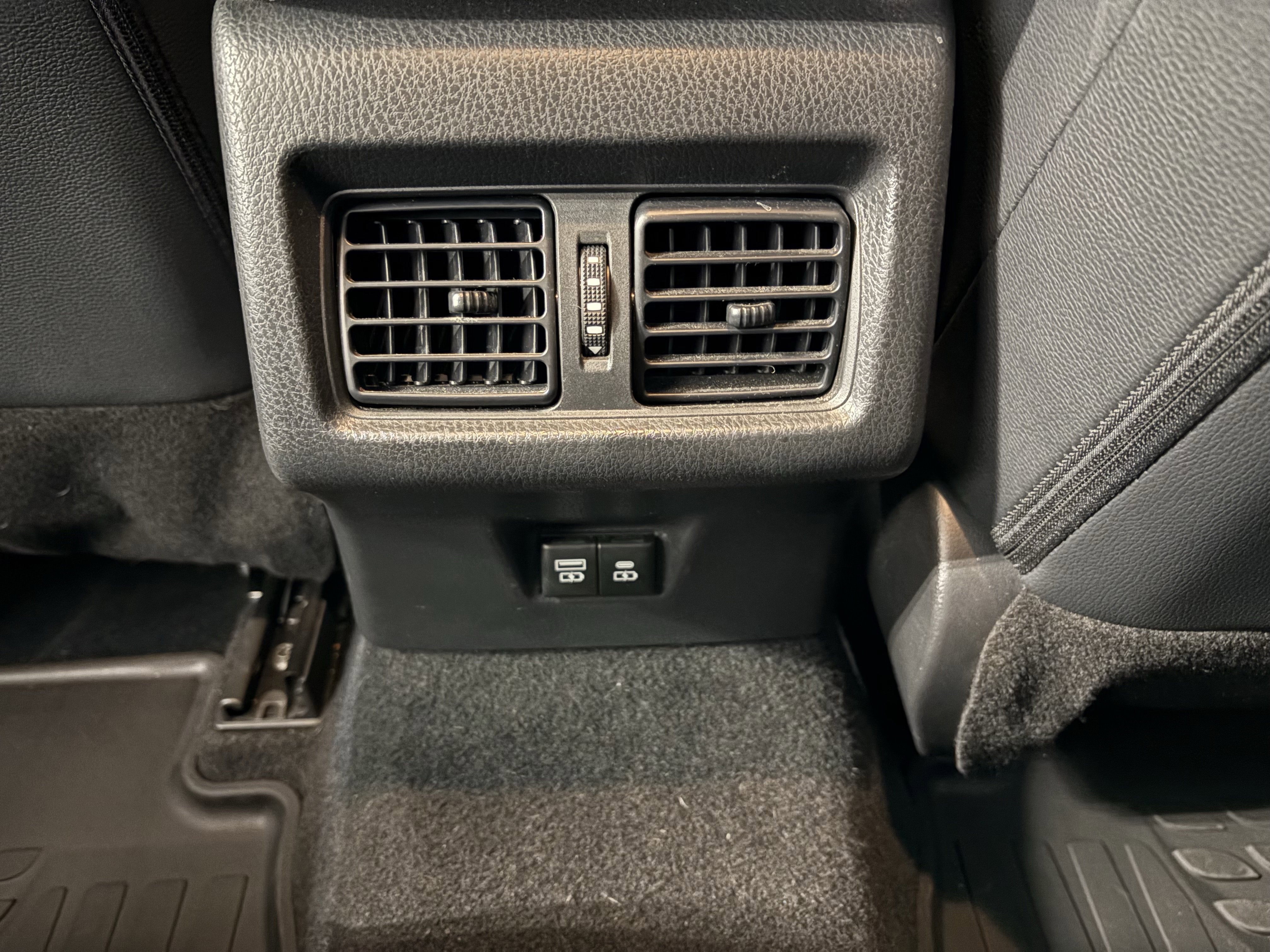 2025 Toyota Camry SE FWD