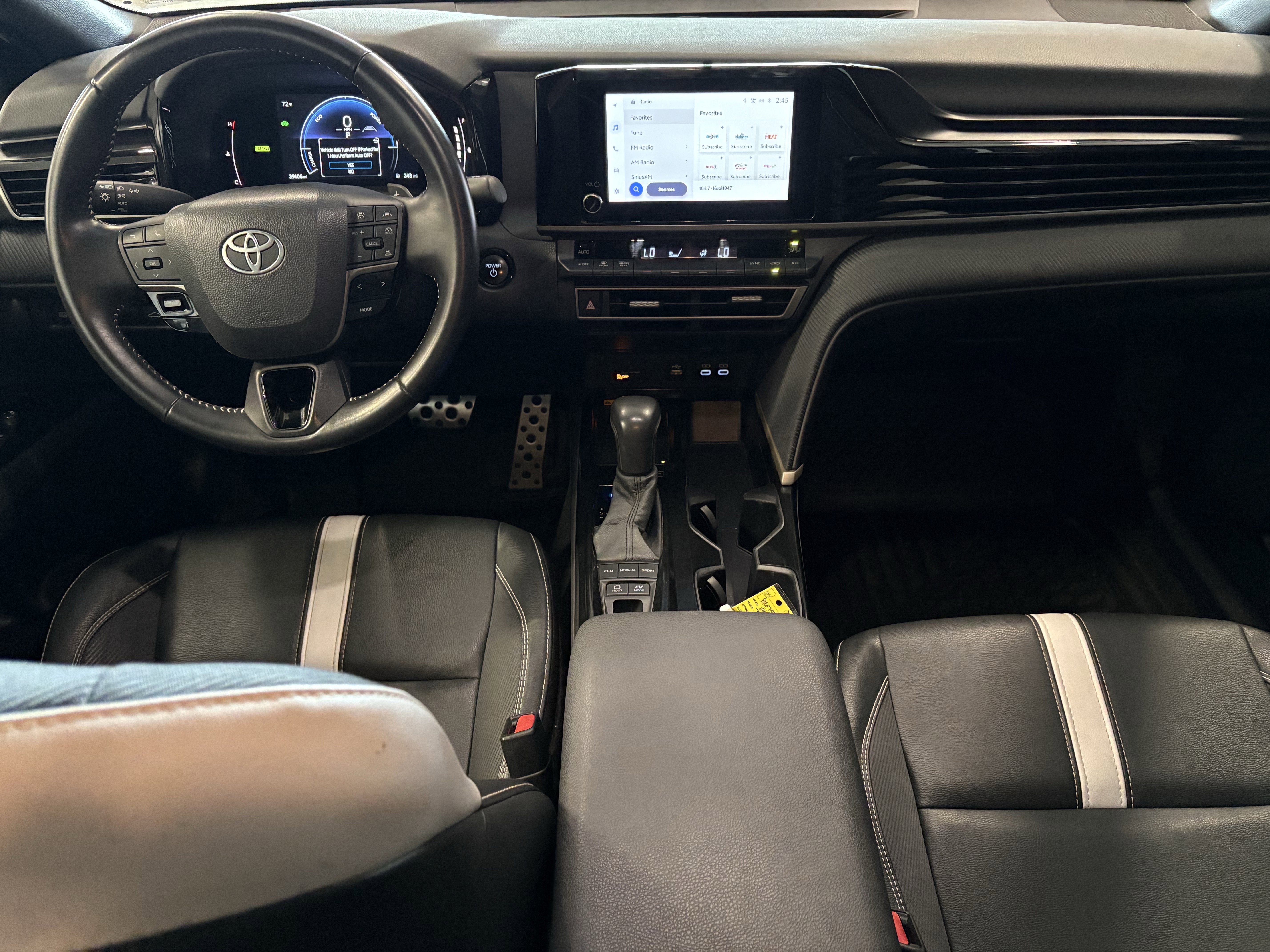 2025 Toyota Camry SE FWD