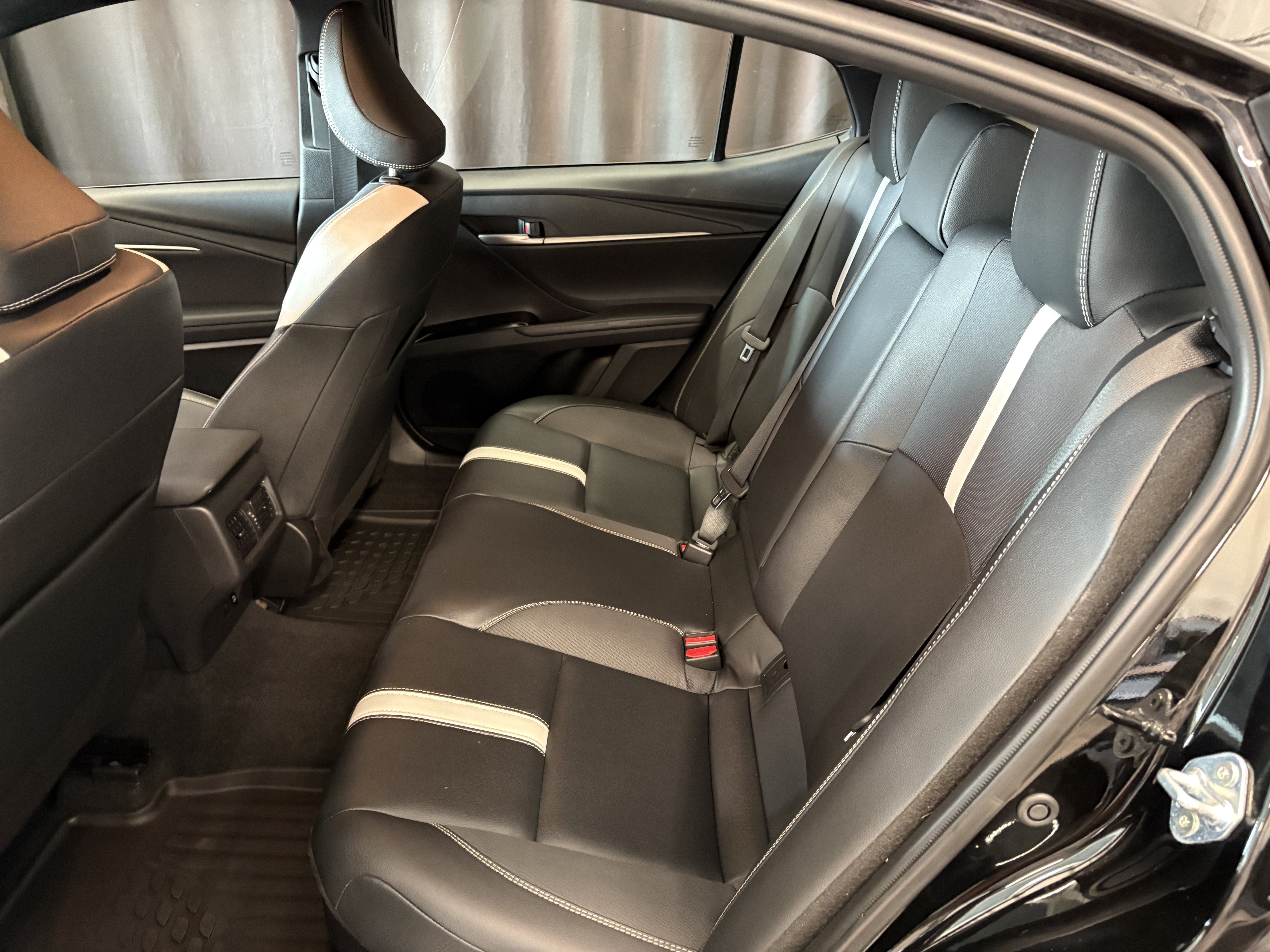 2025 Toyota Camry SE FWD