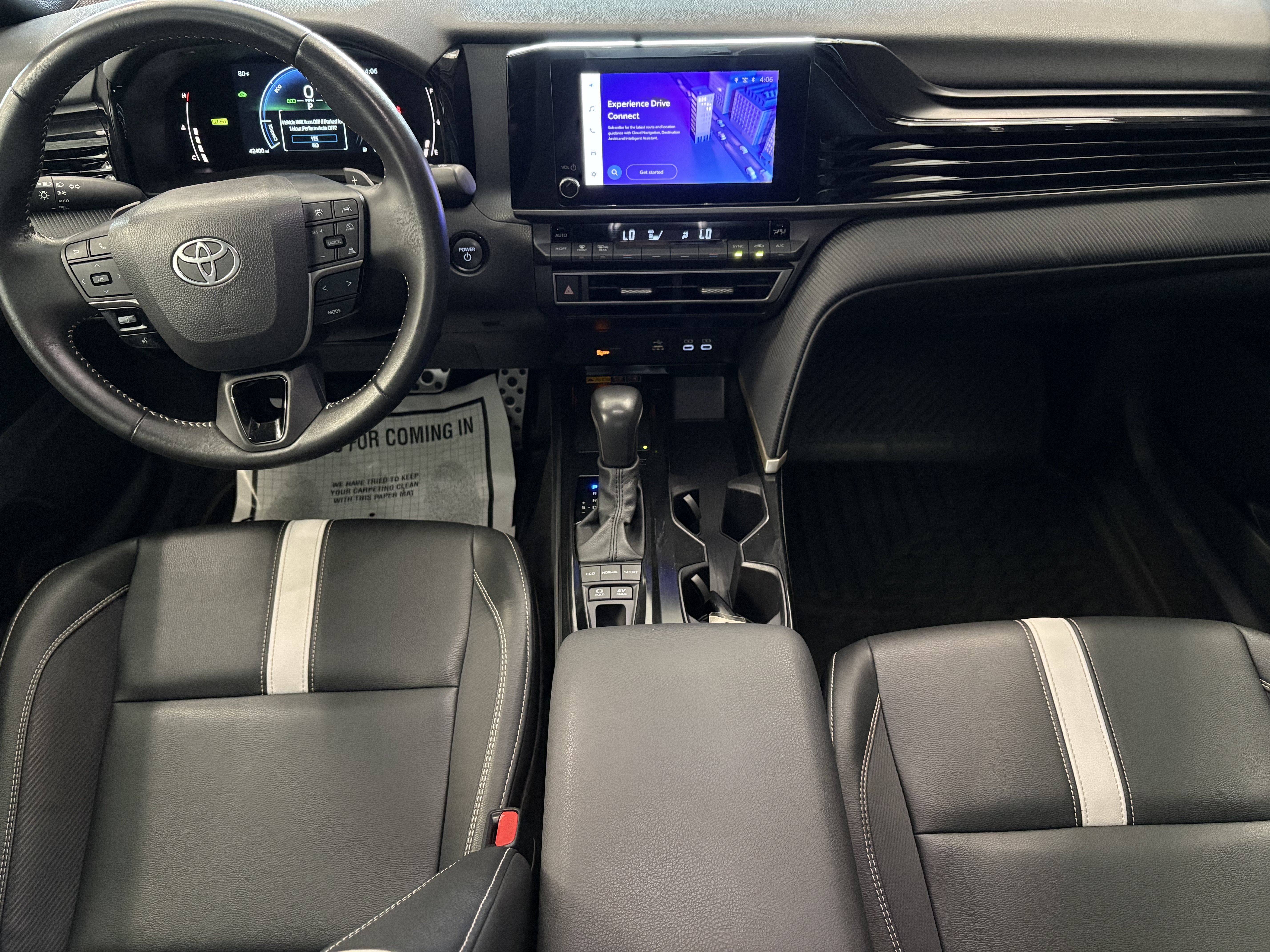 2025 Toyota Camry SE FWD