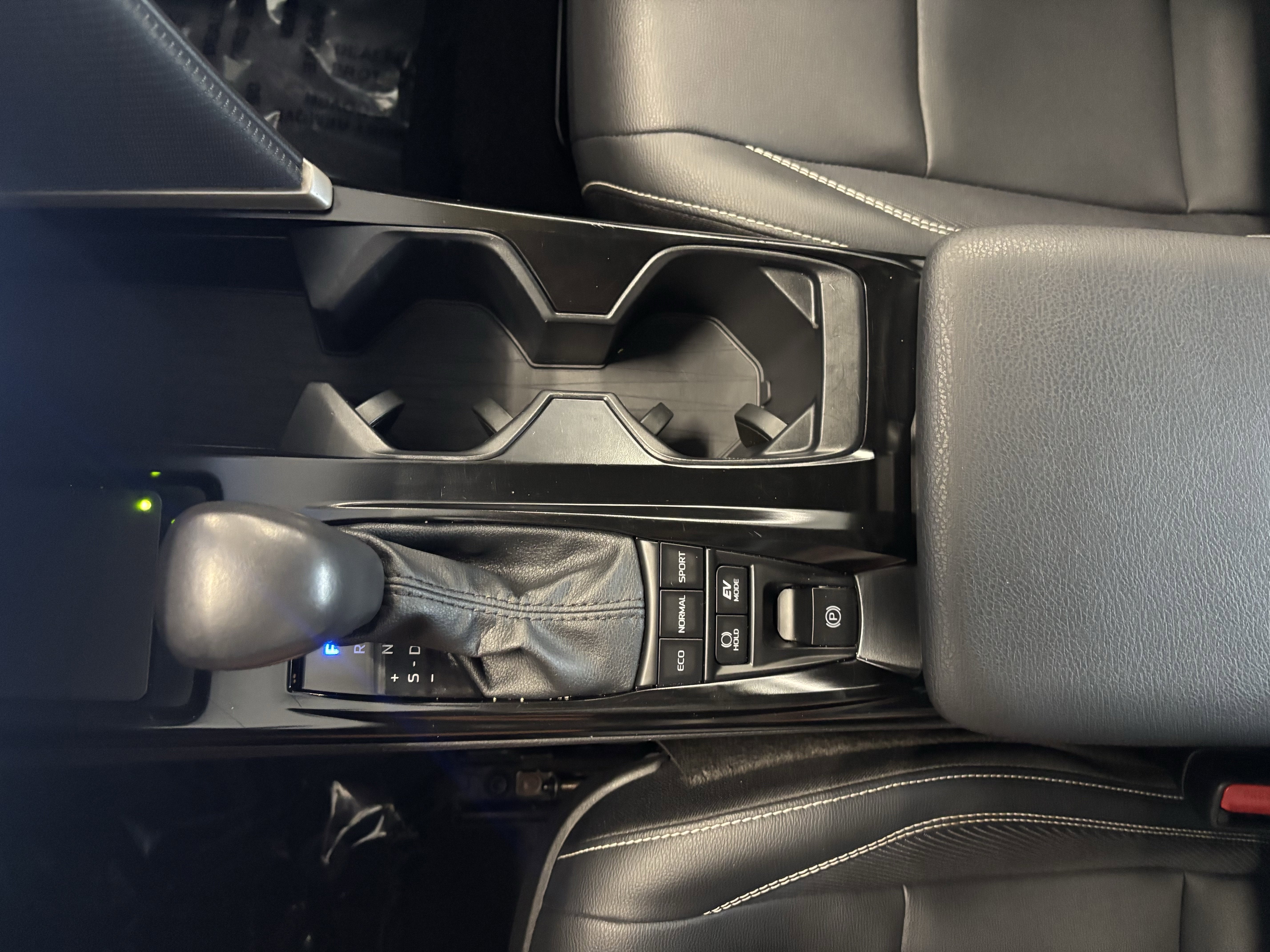 2025 Toyota Camry SE FWD