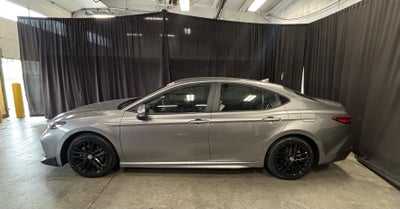2025 Toyota Camry SE FWD