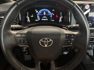 2025 Toyota Camry SE FWD