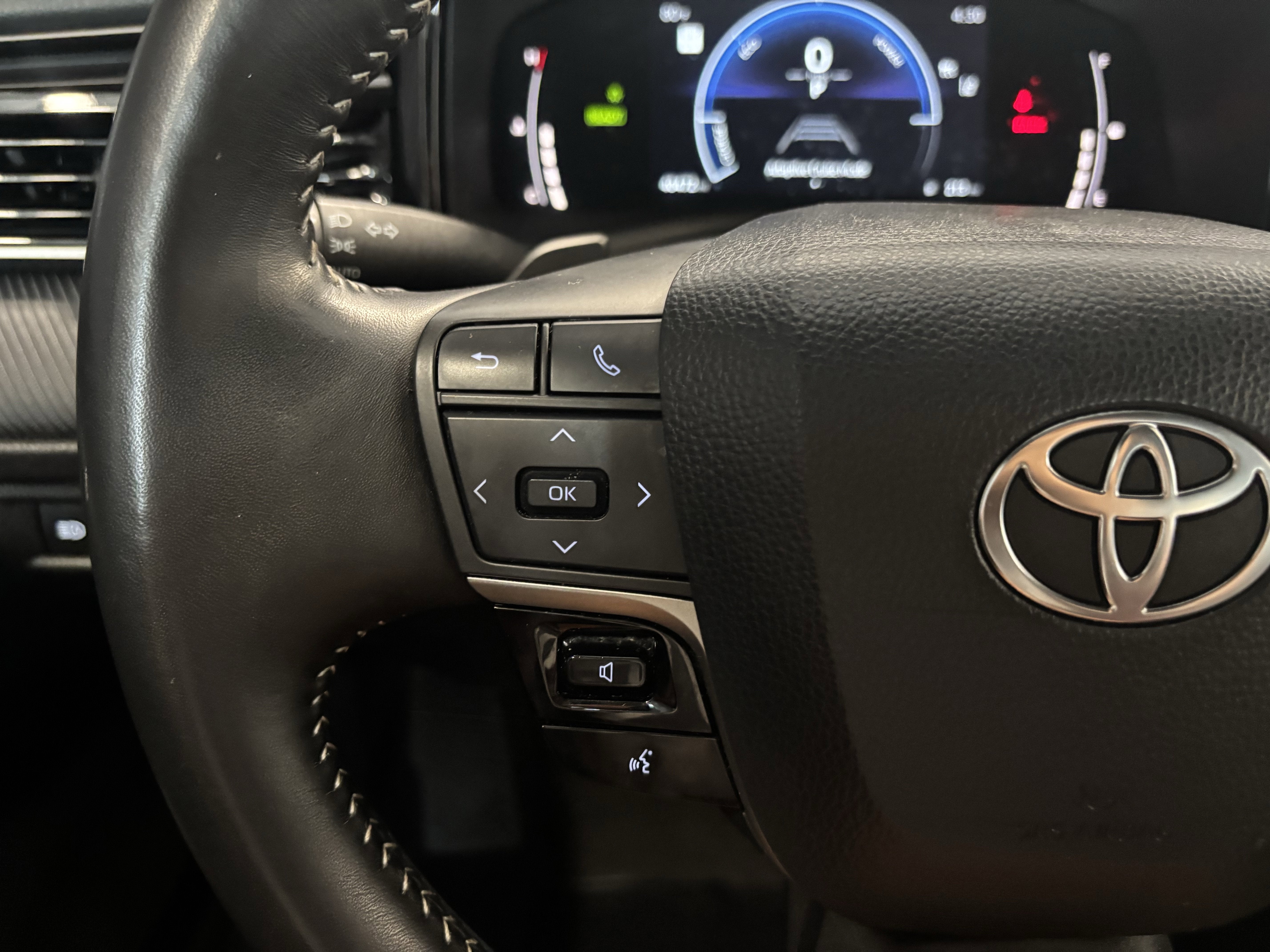 2025 Toyota Camry SE FWD