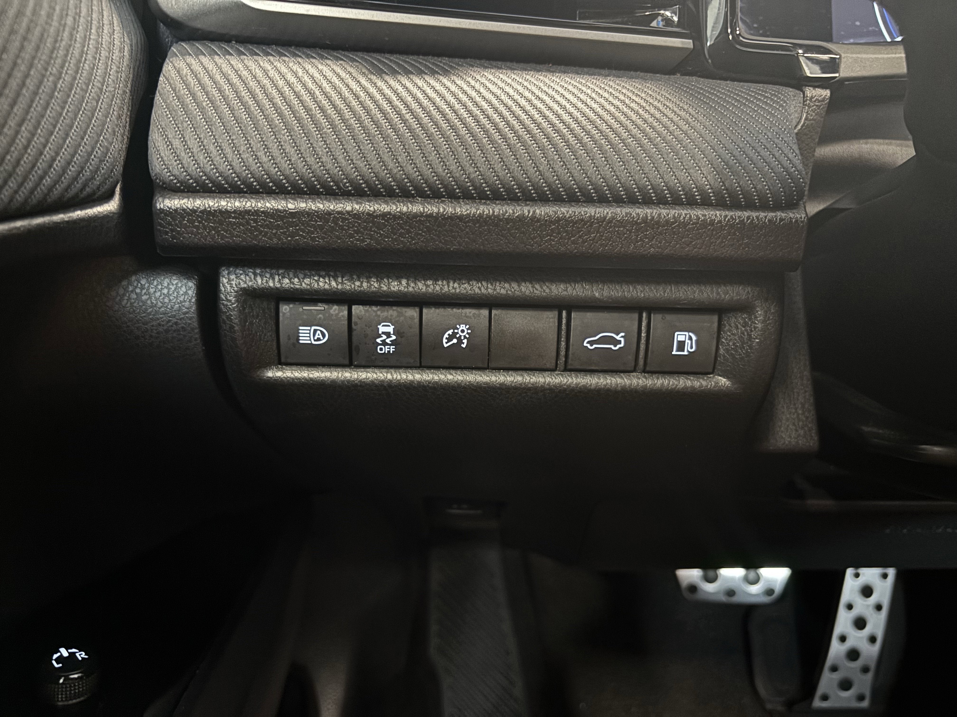 2025 Toyota Camry SE FWD