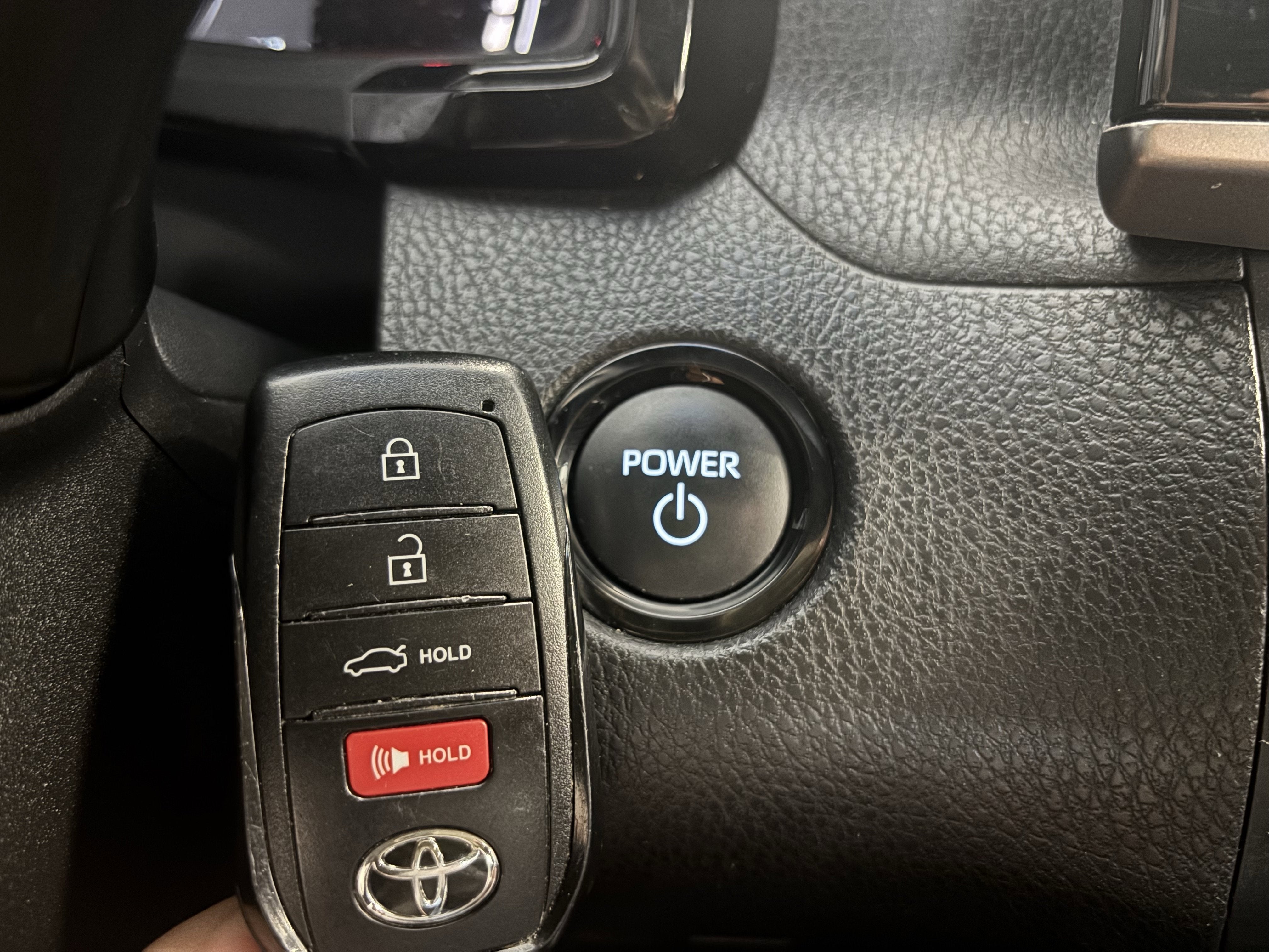 2025 Toyota Camry SE FWD