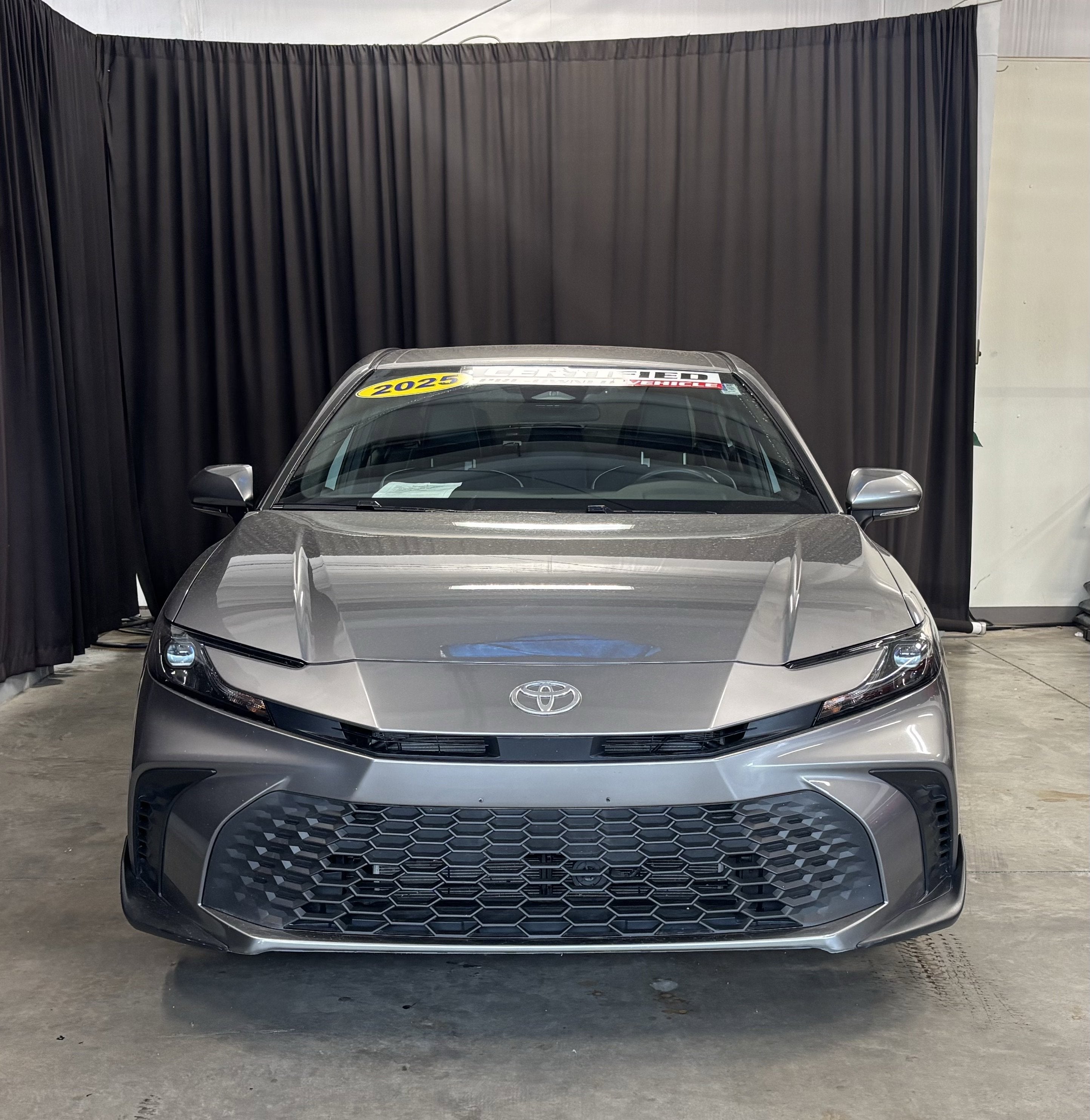 2025 Toyota Camry SE FWD