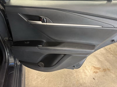 2025 Toyota Camry SE FWD