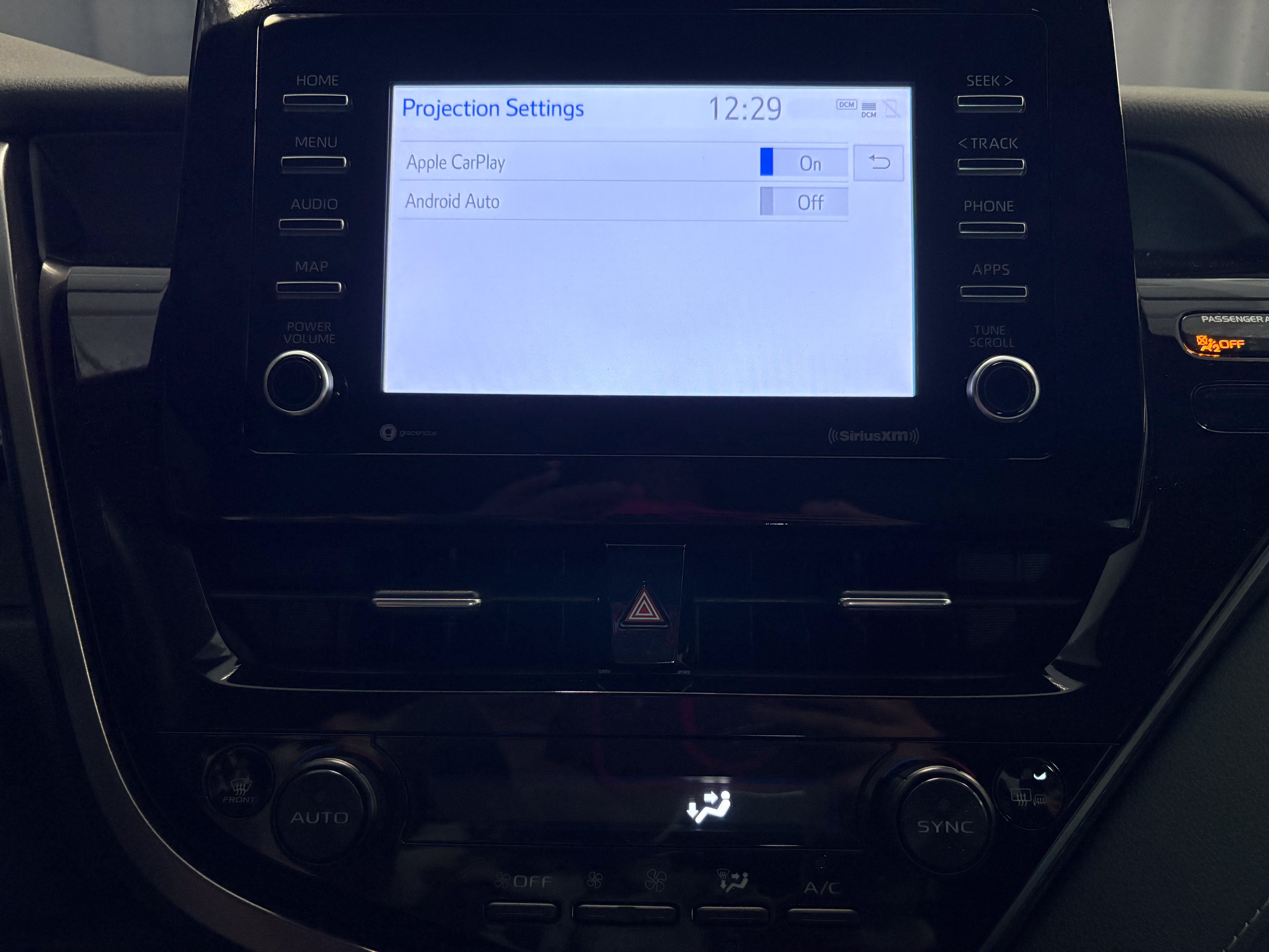 2024 Toyota Camry SE FWD