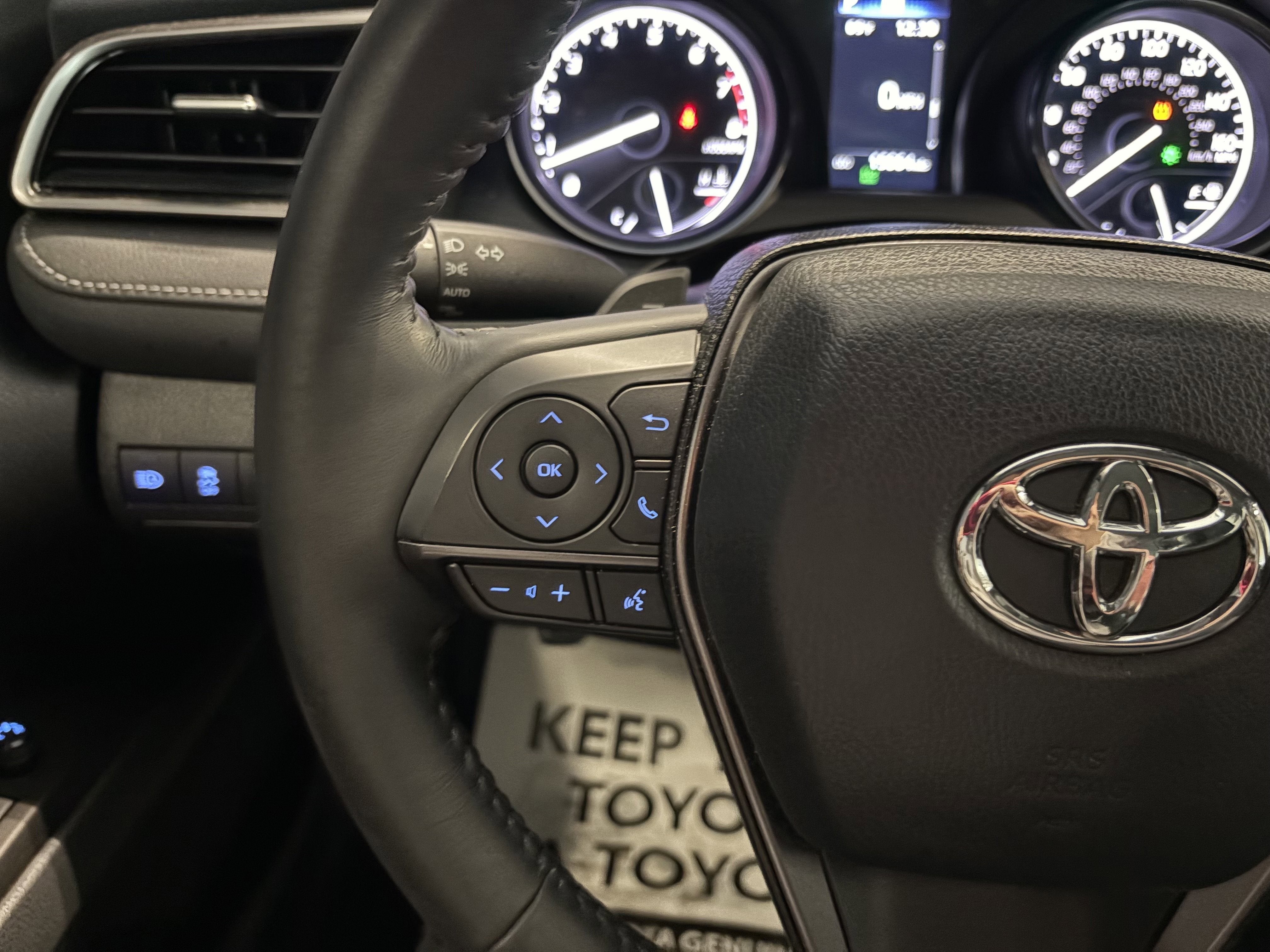 2024 Toyota Camry SE FWD