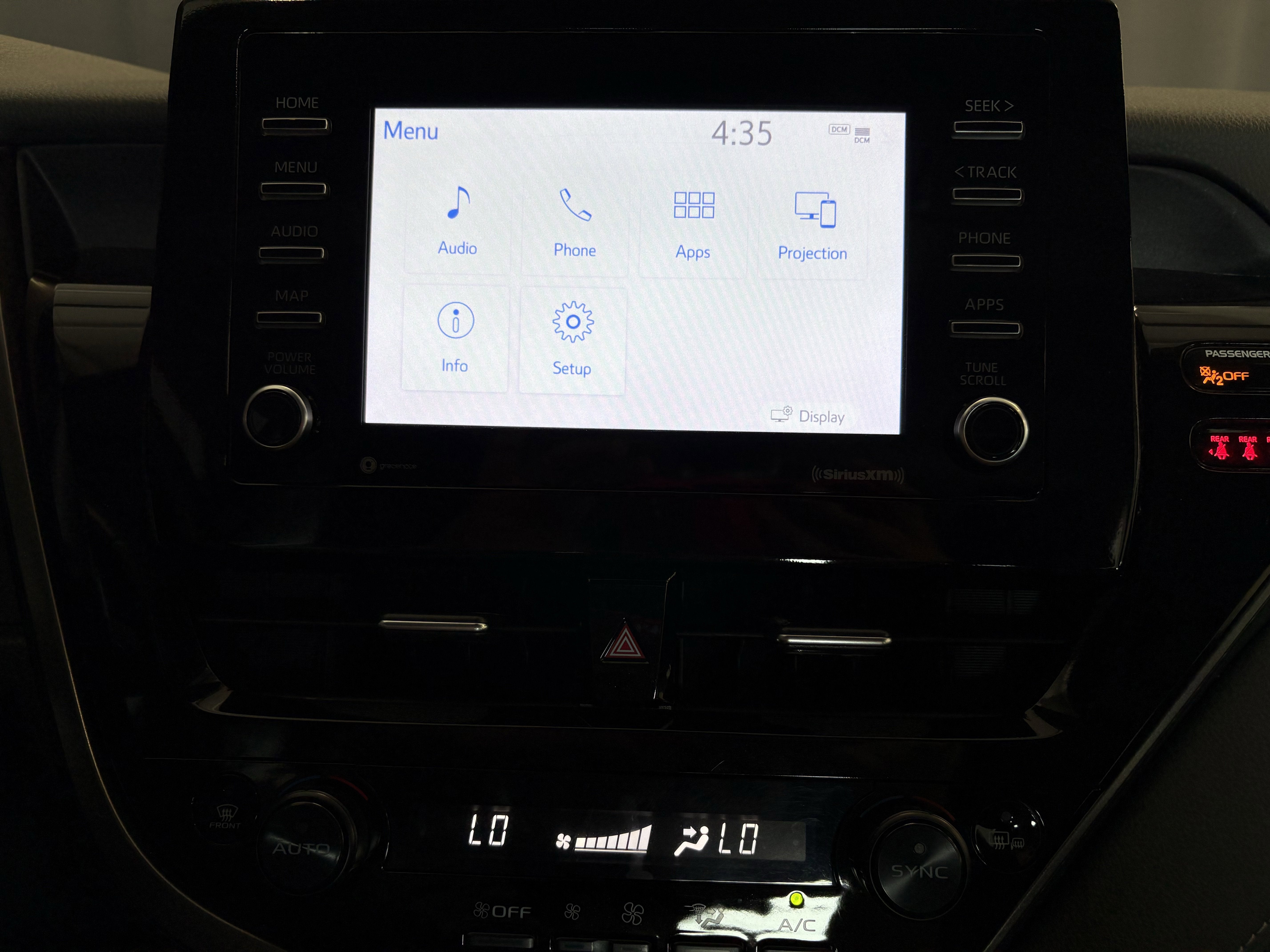 2024 Toyota Camry SE FWD