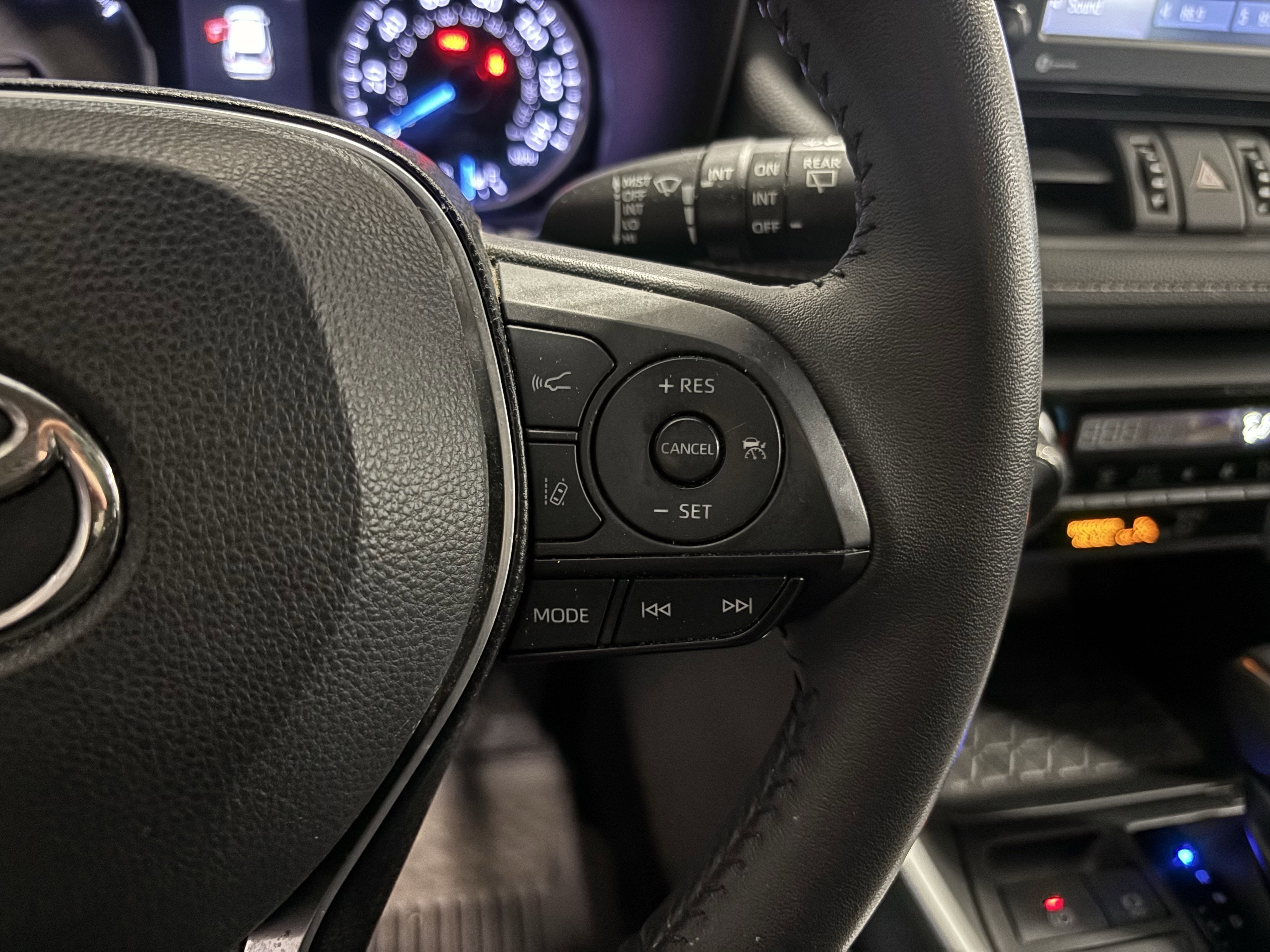 2022 Toyota RAV4 Hybrid XLE Premium AWD