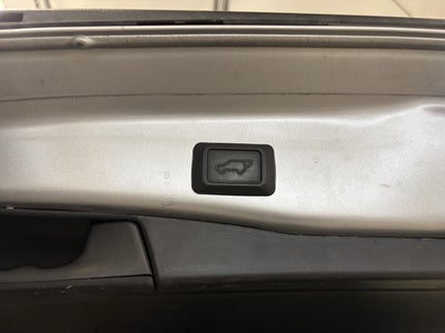 2022 Toyota RAV4 Hybrid XLE Premium AWD