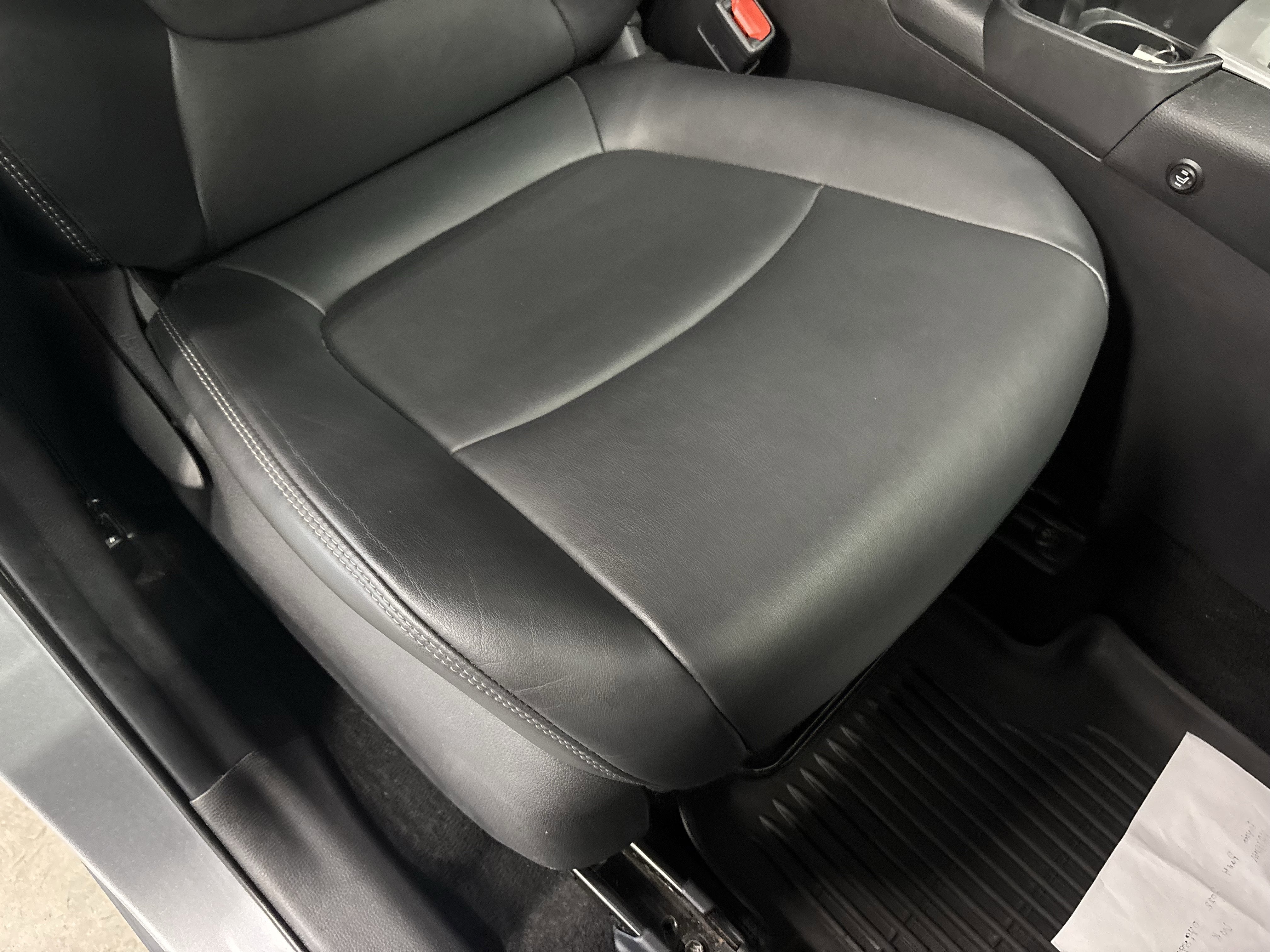 2022 Toyota RAV4 Hybrid XLE Premium AWD