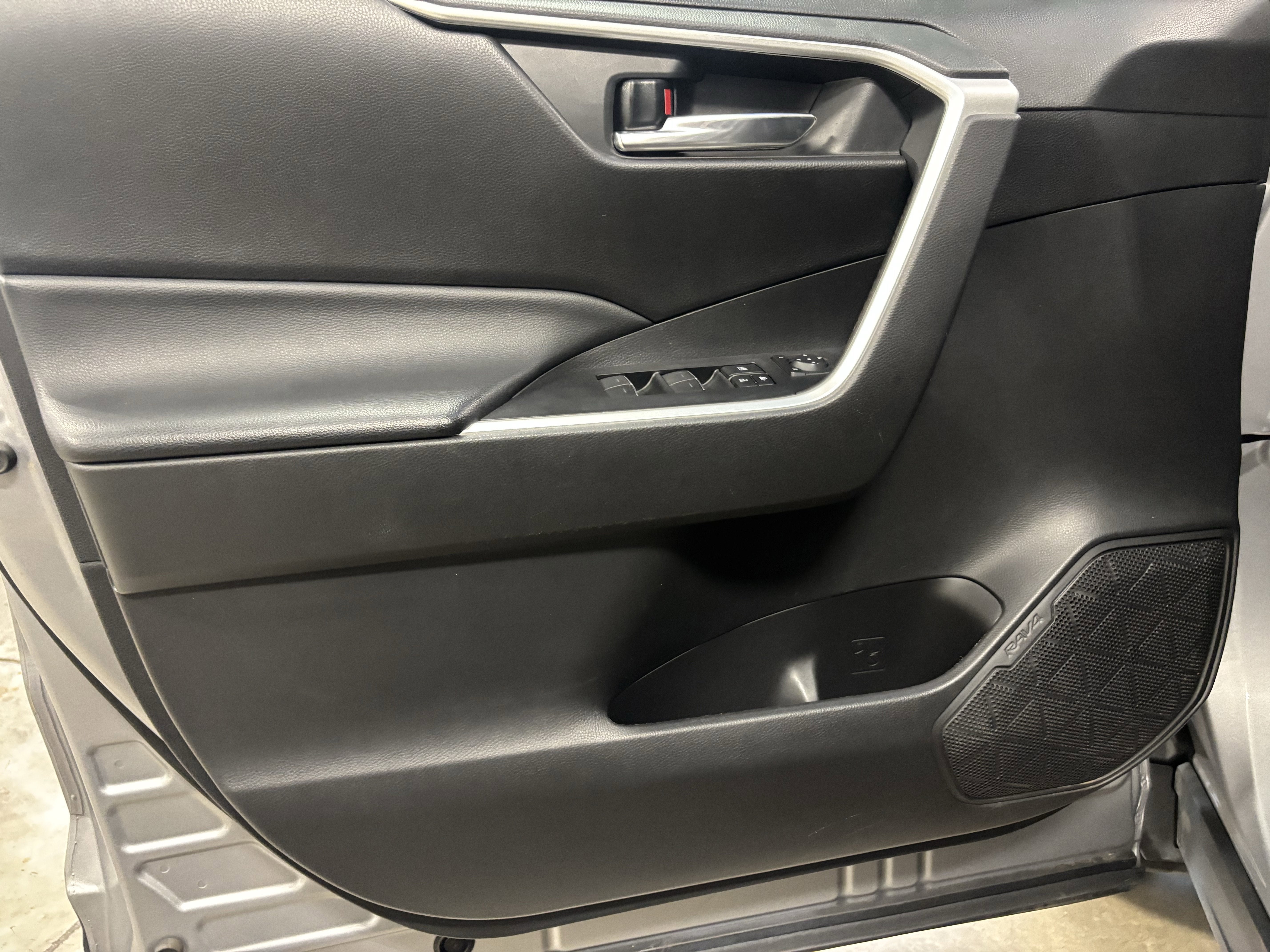 2022 Toyota RAV4 Hybrid XLE Premium AWD