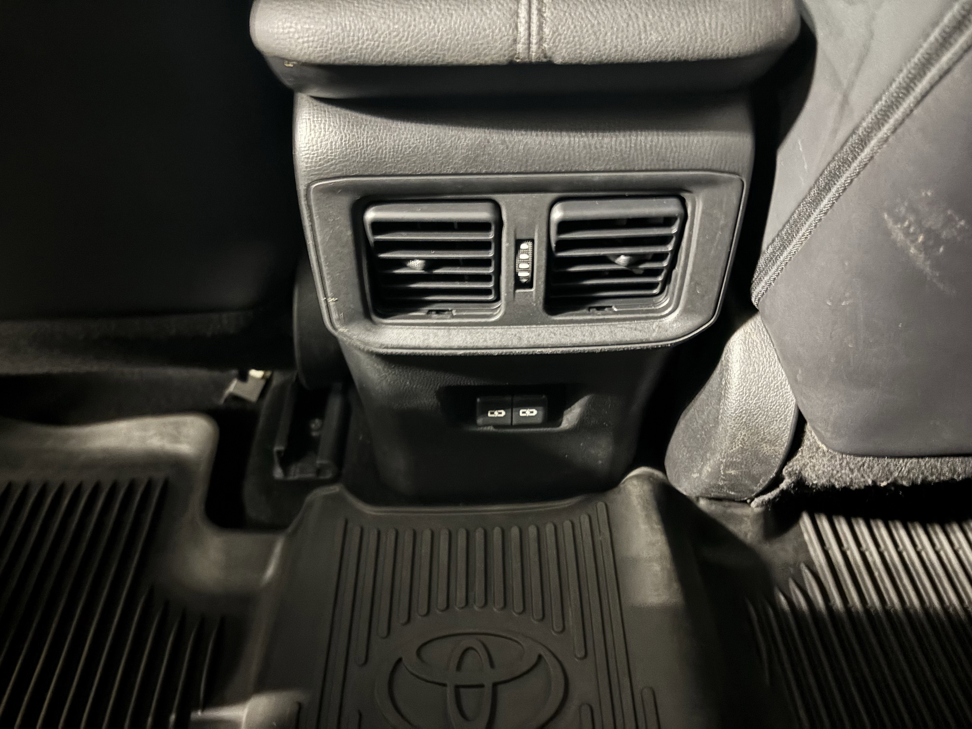 2022 Toyota RAV4 Hybrid XLE Premium AWD