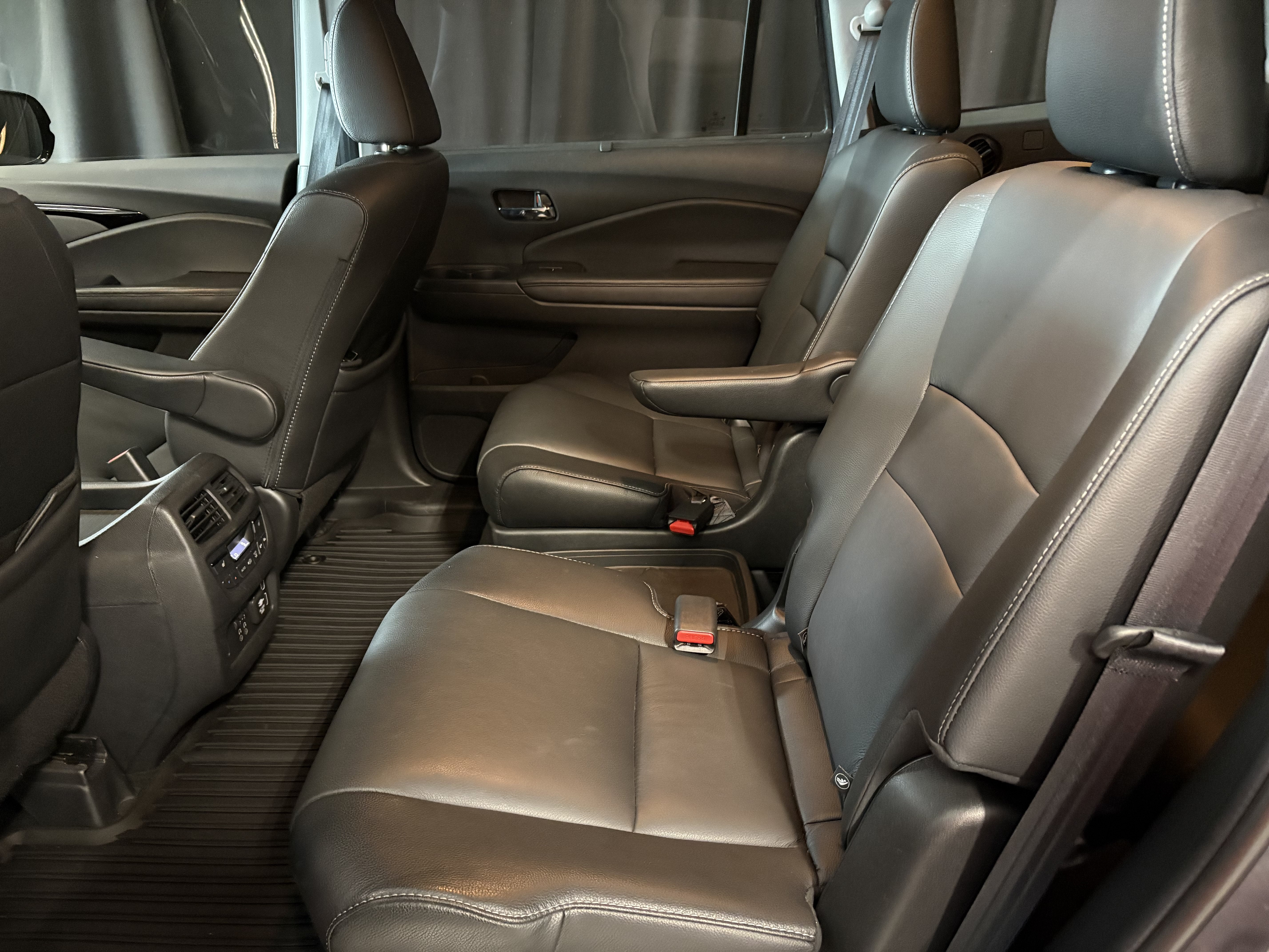 2022 Honda Pilot Touring 7-Passenger AWD