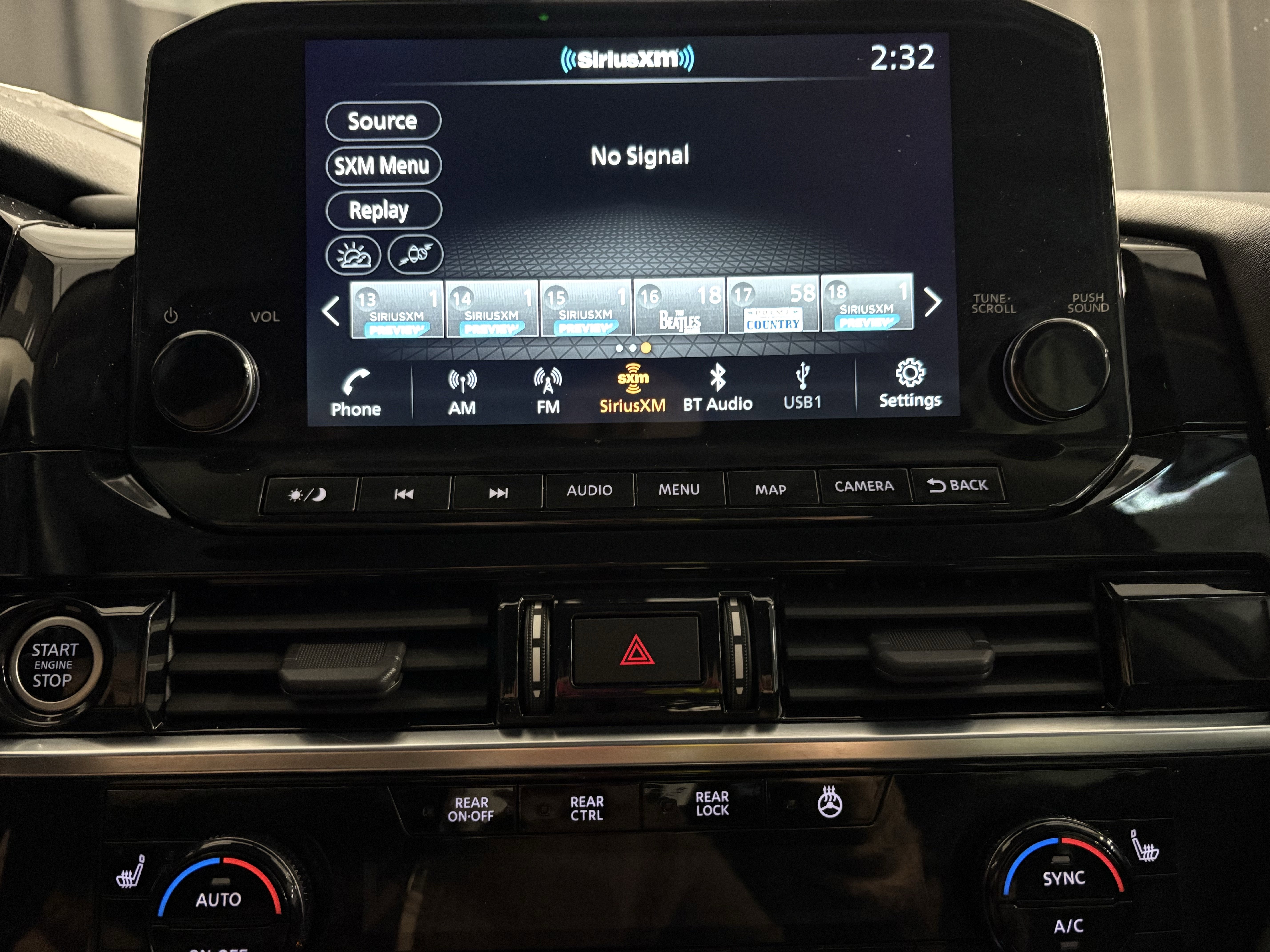 2023 Nissan Pathfinder SL 4WD